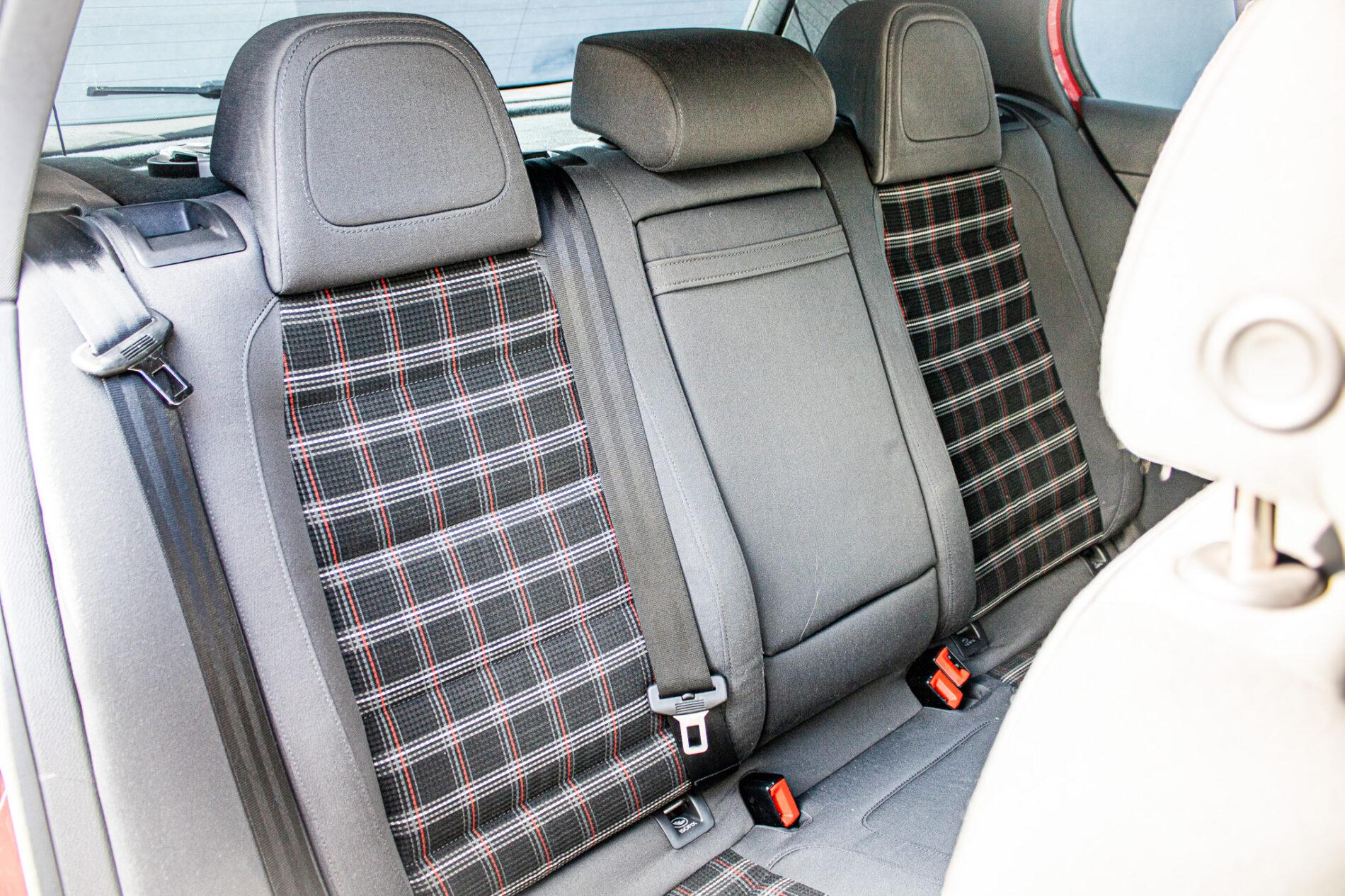 2005 Volkswagen Golf GTI, červená hatchback, 275 000 km