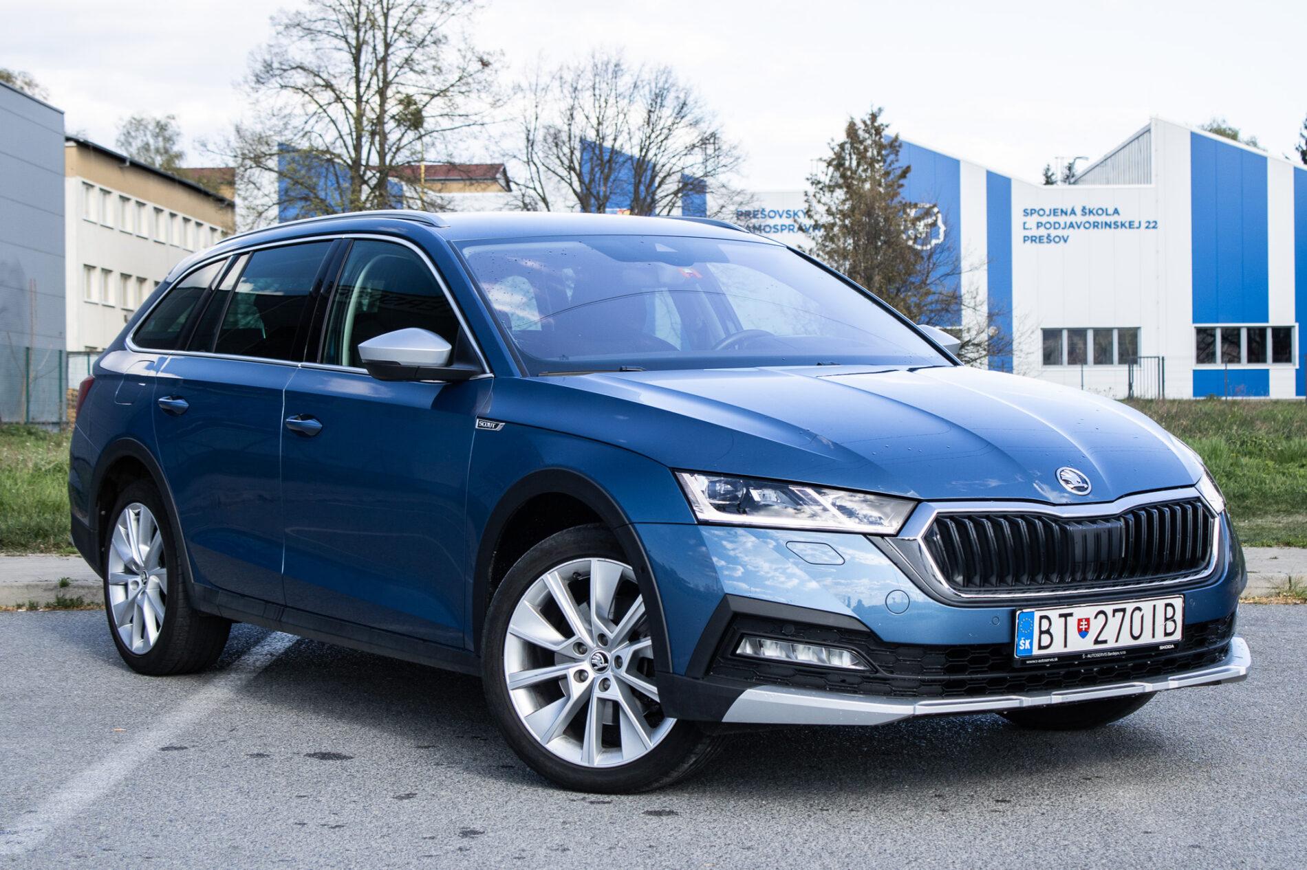 2021 Skoda Octavia RS, modrá kombi, 95 018 km