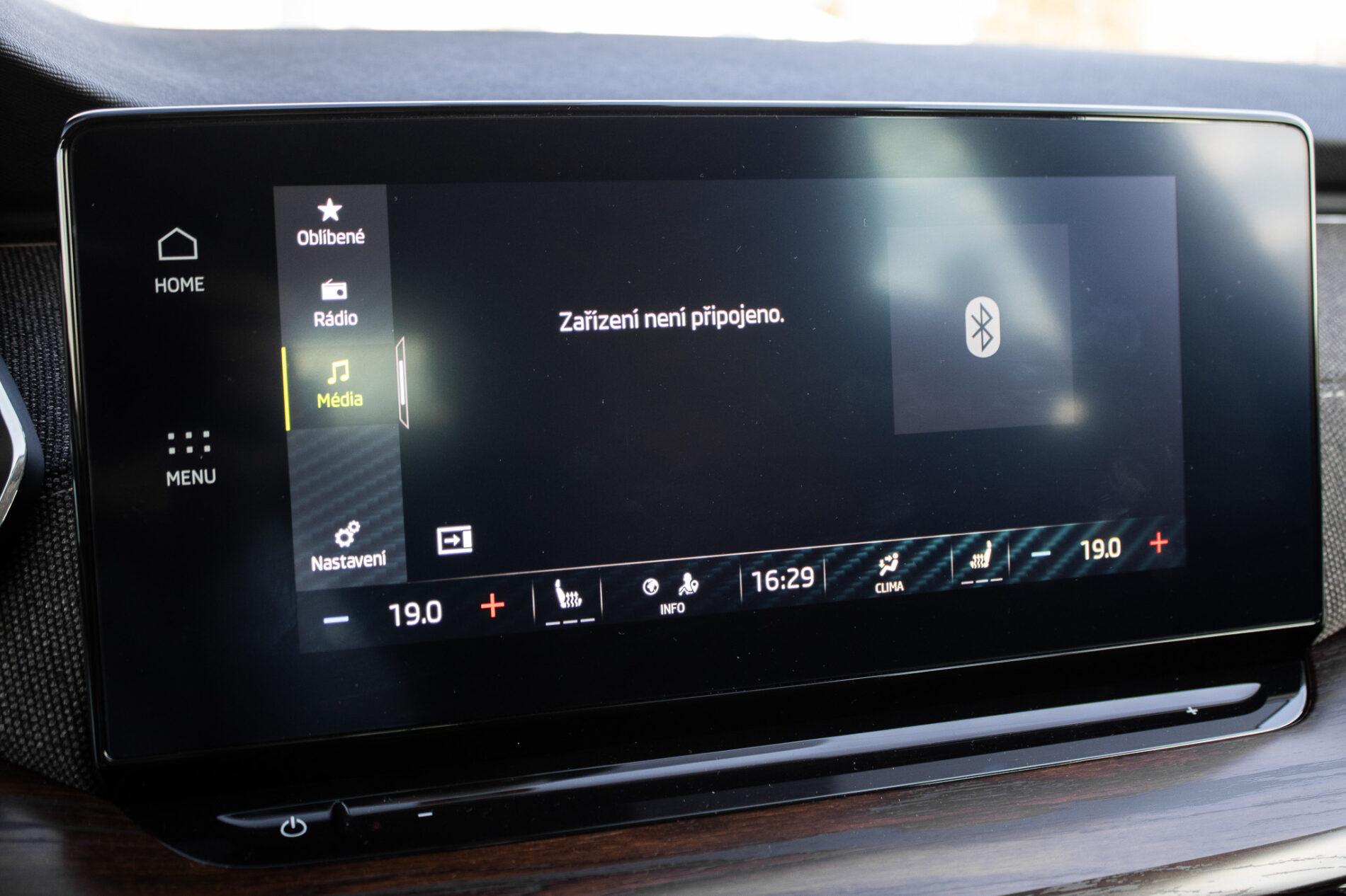 2021 Skoda Octavia RS, modrá kombi, 95 018 km