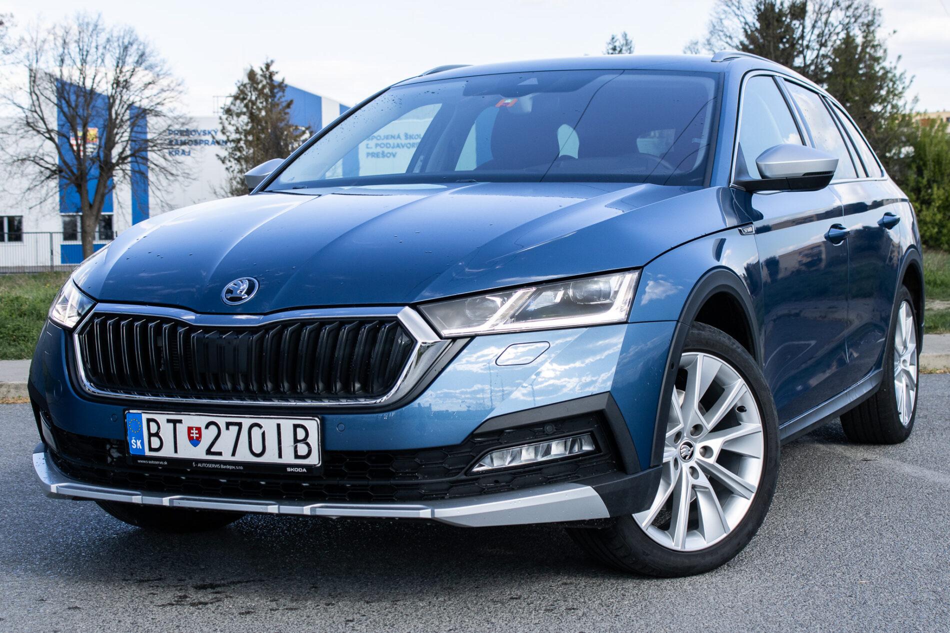 2021 Skoda Octavia RS, modrá kombi, 95 018 km