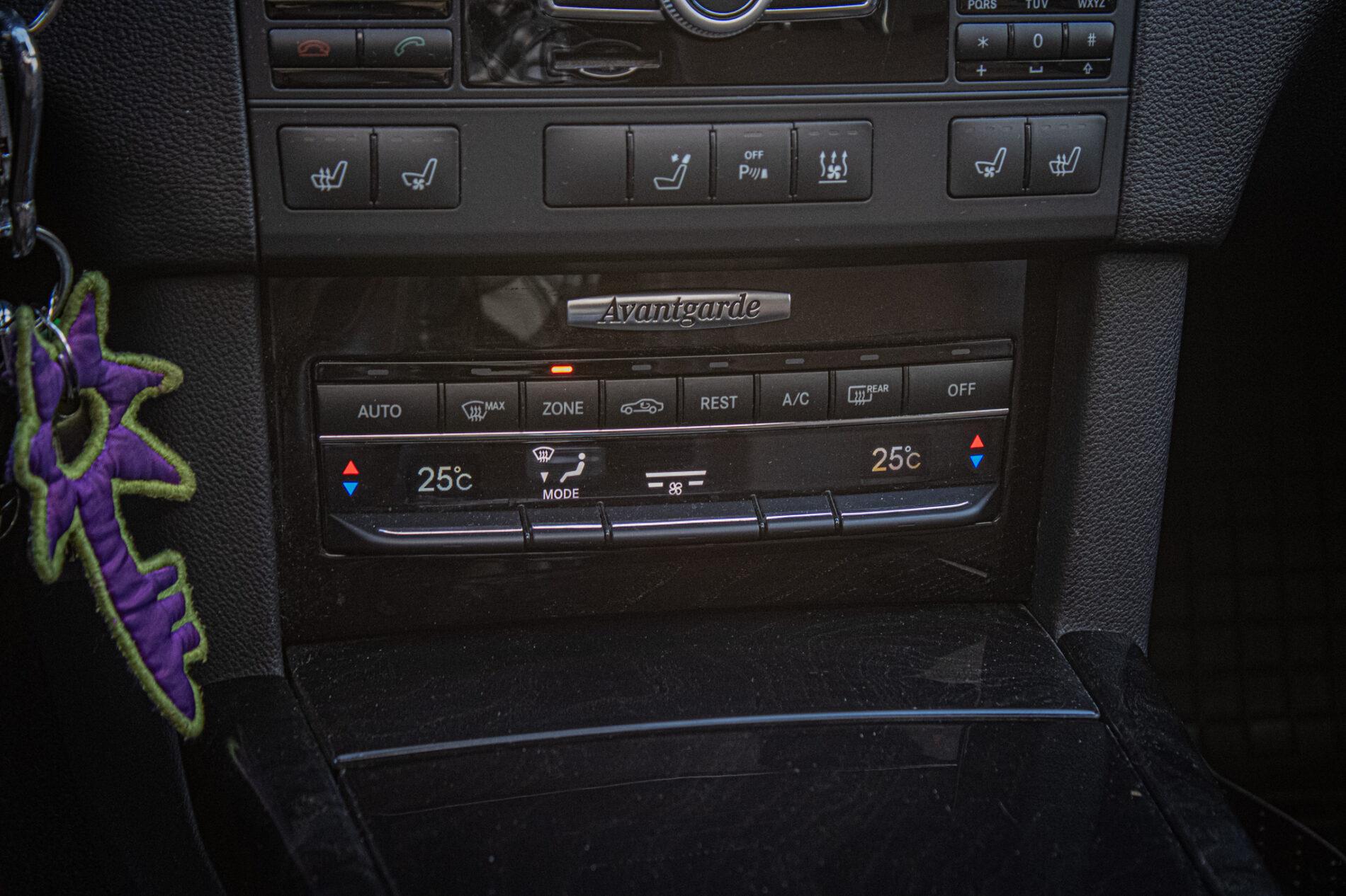 2011 Mercedes-Benz E 300 CDI, bílá kombi, 276 846 km
