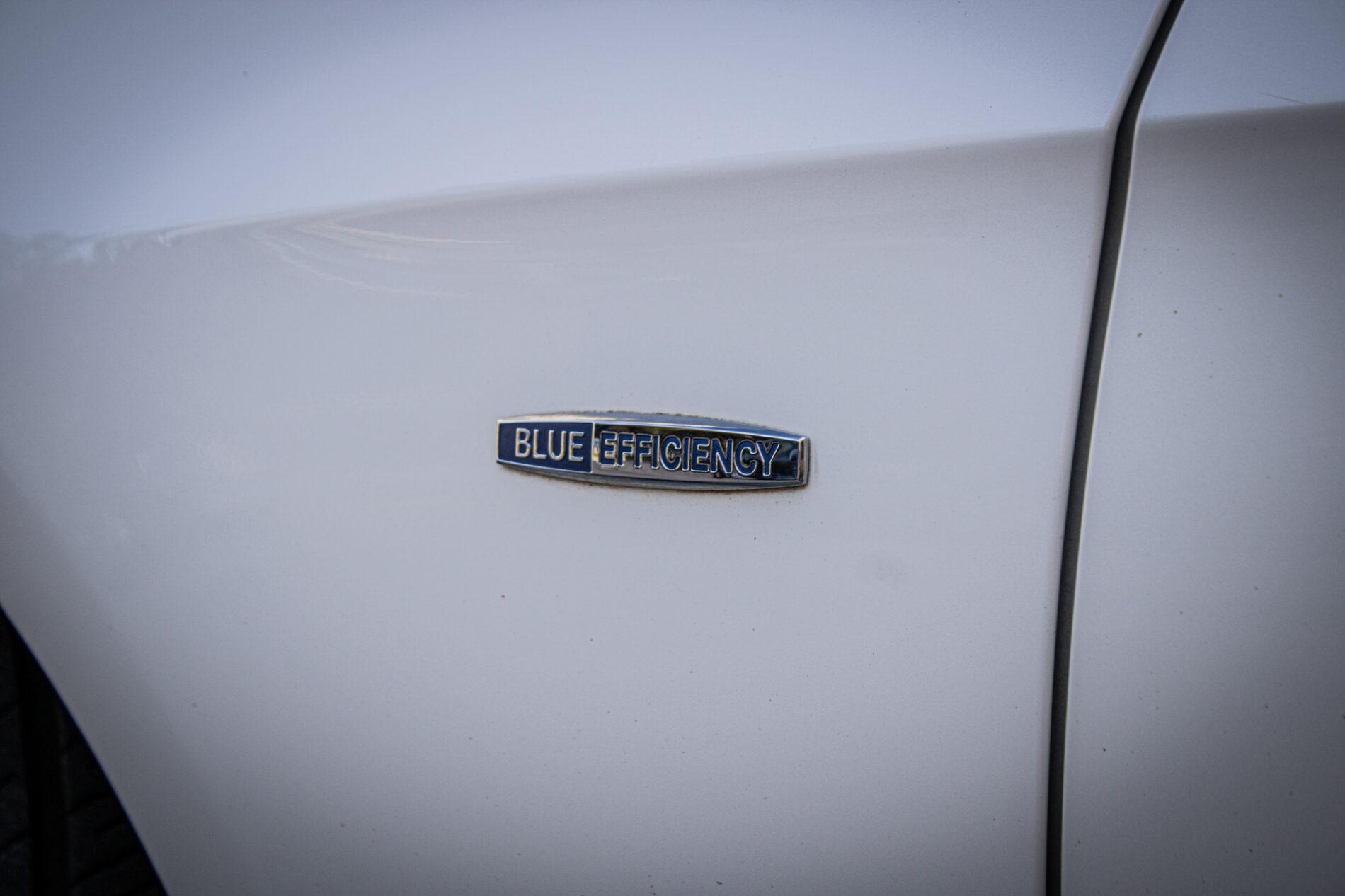 2011 Mercedes-Benz E 300 CDI, bílá kombi, 276 846 km