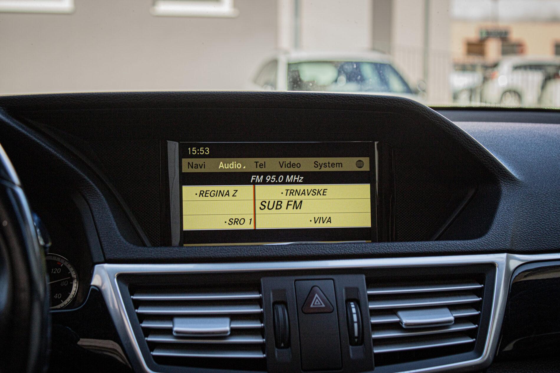 2011 Mercedes-Benz E 300 CDI, bílá kombi, 276 846 km