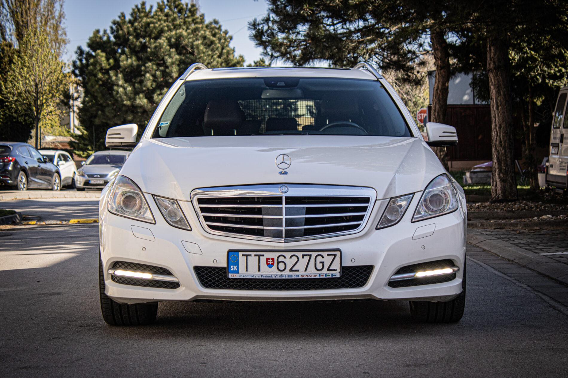 2011 Mercedes-Benz E 300 CDI, bílá kombi, 276 846 km