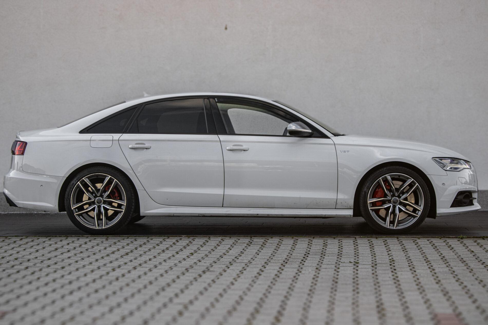 2017 AUDI S6, bílá sedan, 168 986 km