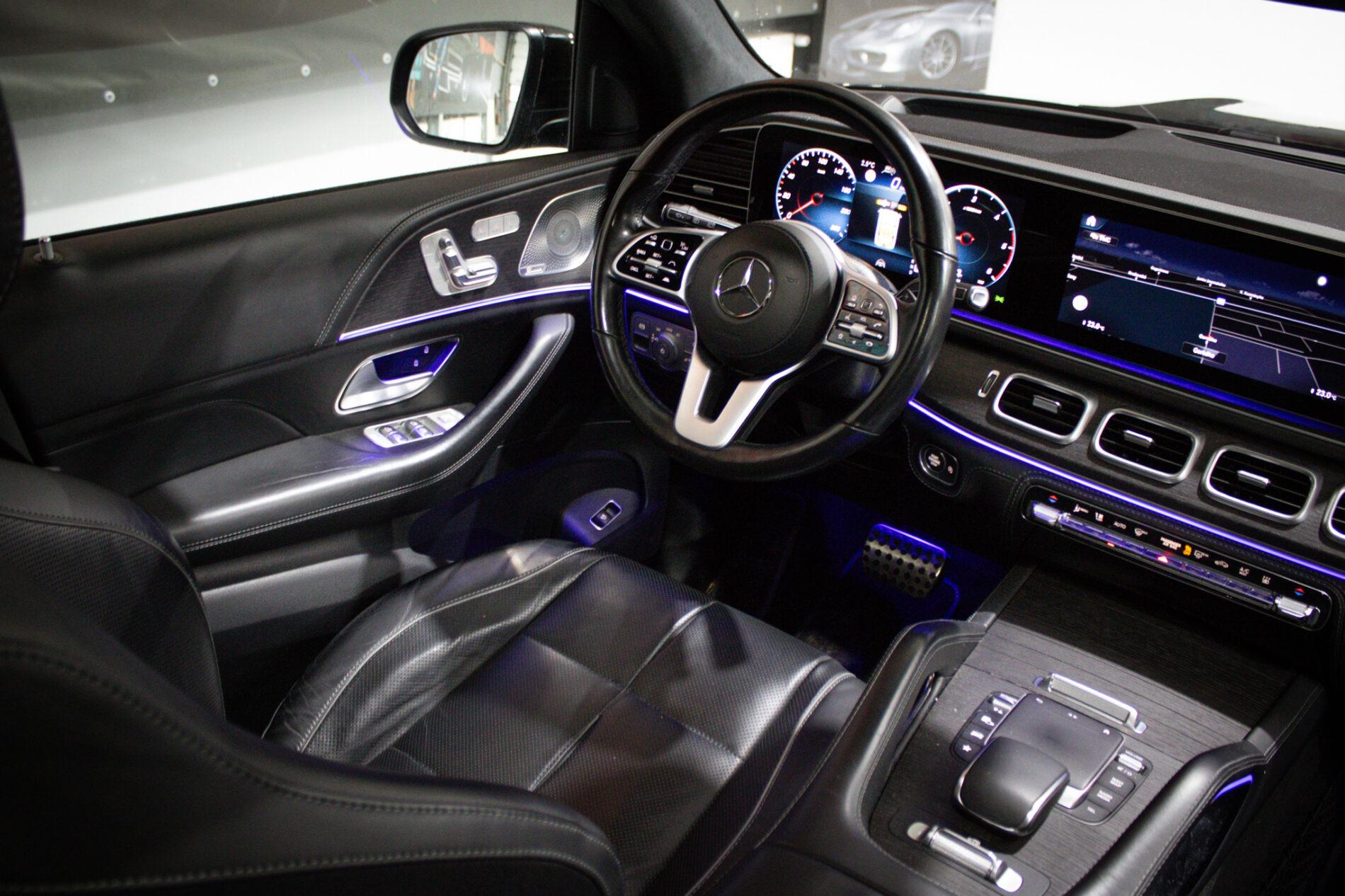 2021 Mercedes-Benz GLS 400d, černá suv, 79 992 km