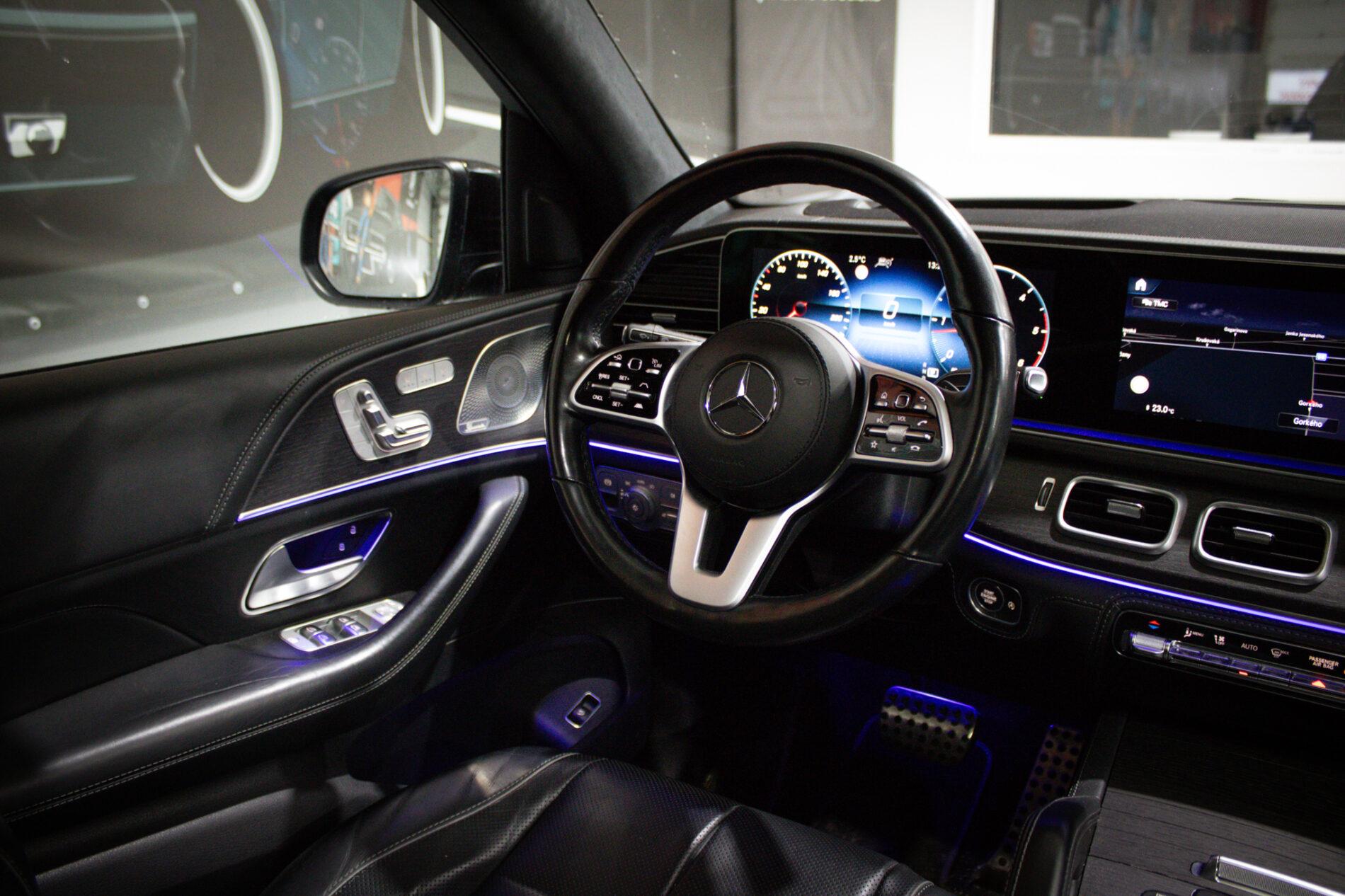 2021 Mercedes-Benz GLS 400d, černá suv, 79 992 km