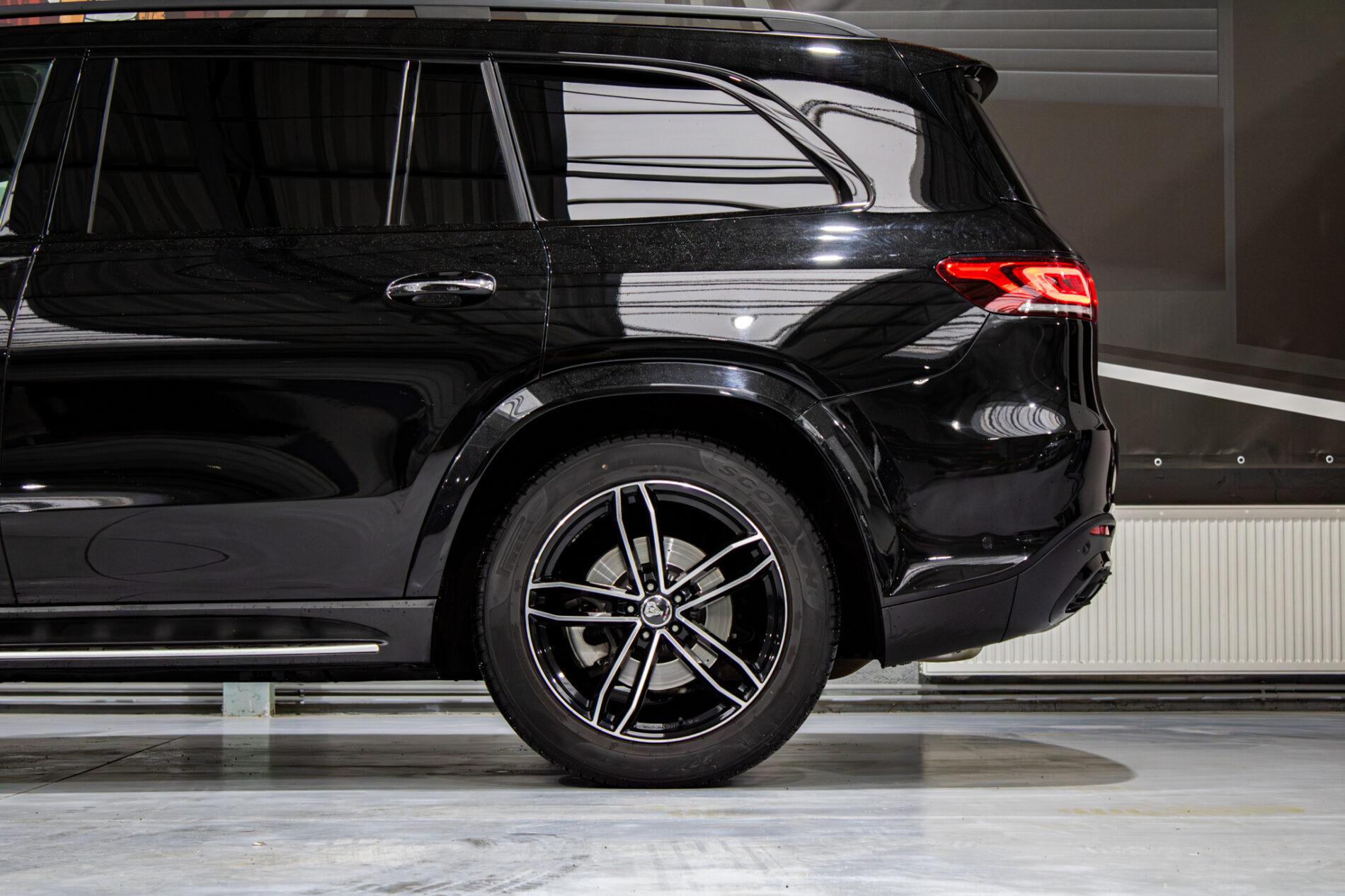 2021 Mercedes-Benz GLS 400d, černá suv, 79 992 km