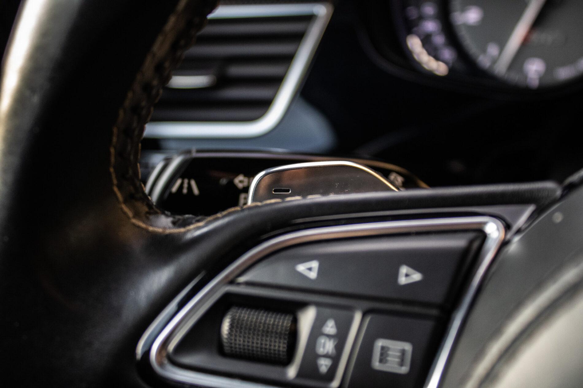 2017 AUDI S8, černá sedan, 183 235 km