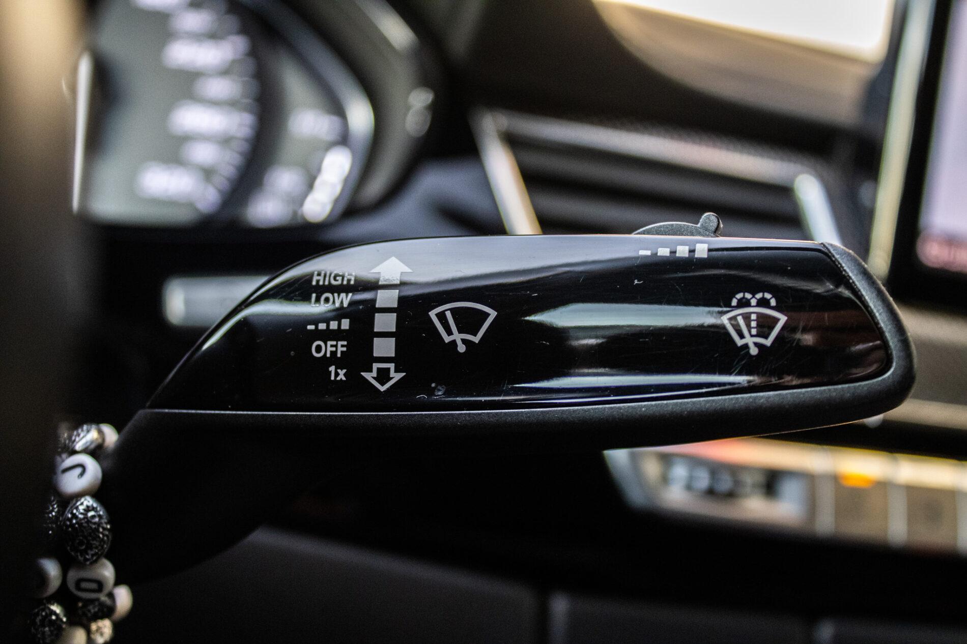2017 AUDI S8, černá sedan, 183 235 km