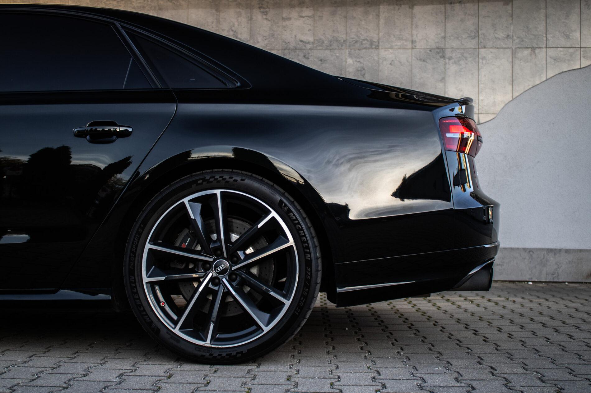 2017 AUDI S8