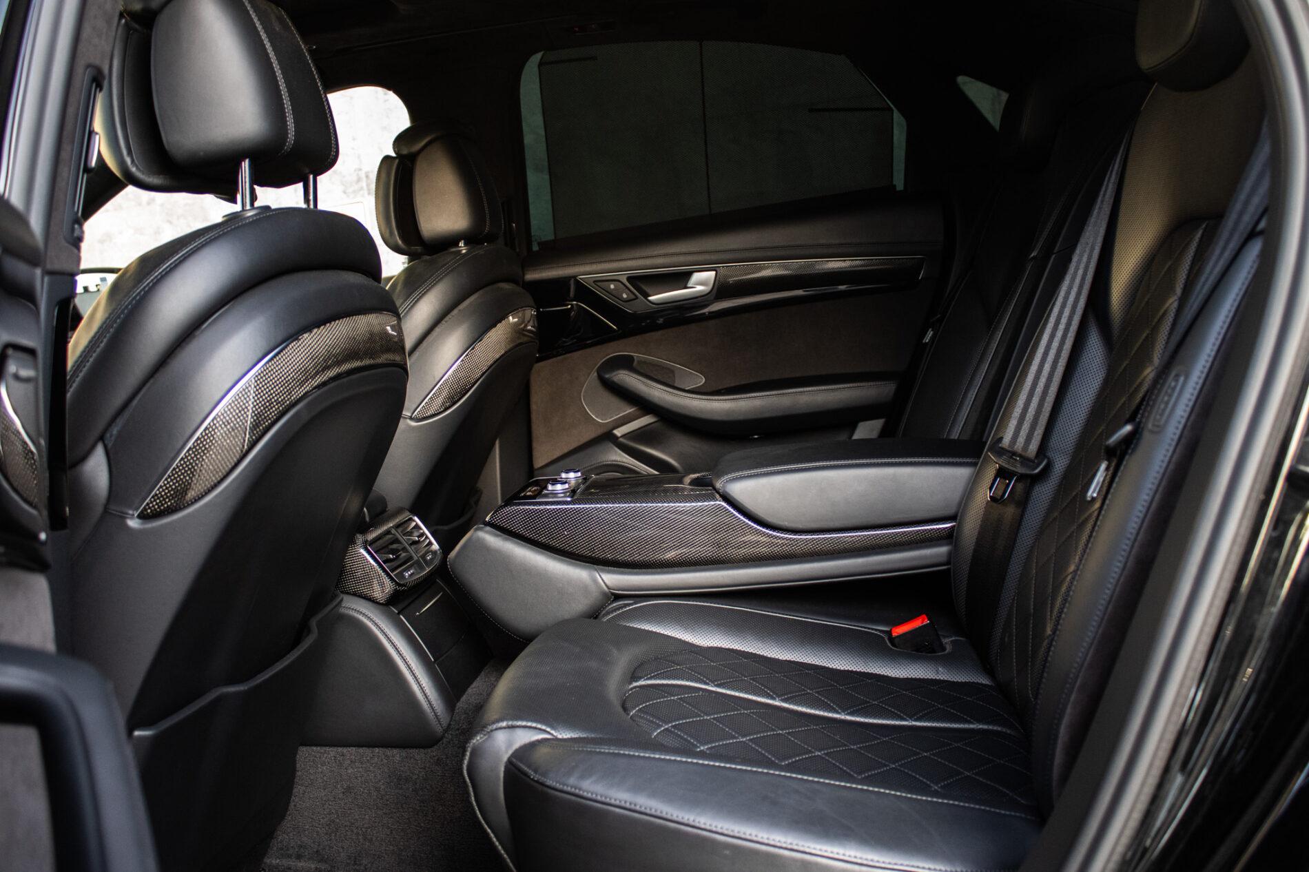 2017 AUDI S8, černá sedan, 183 235 km