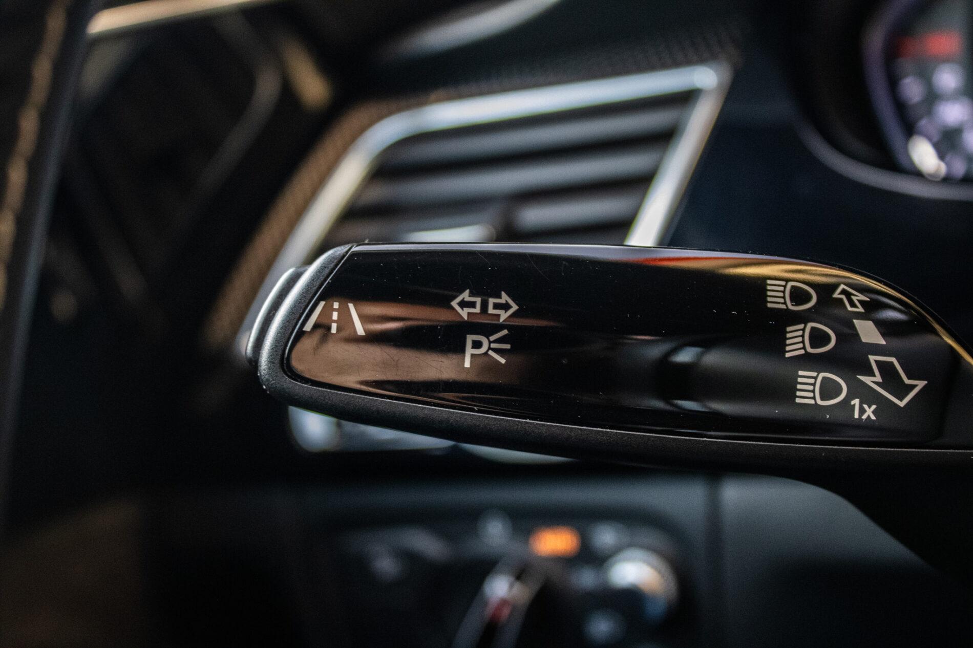 2017 AUDI S8, černá sedan, 183 235 km