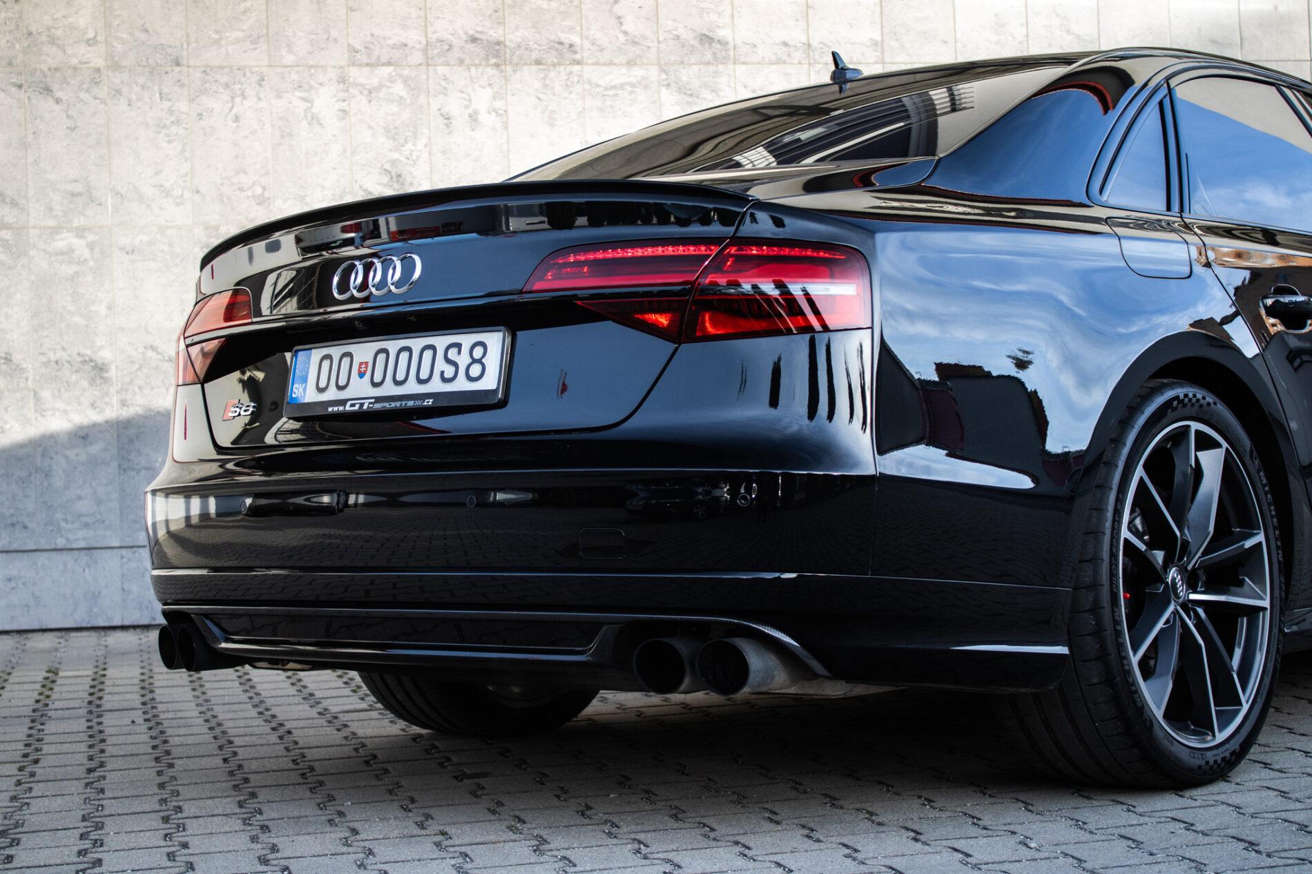 2017 AUDI S8, černá sedan, 183 235 km