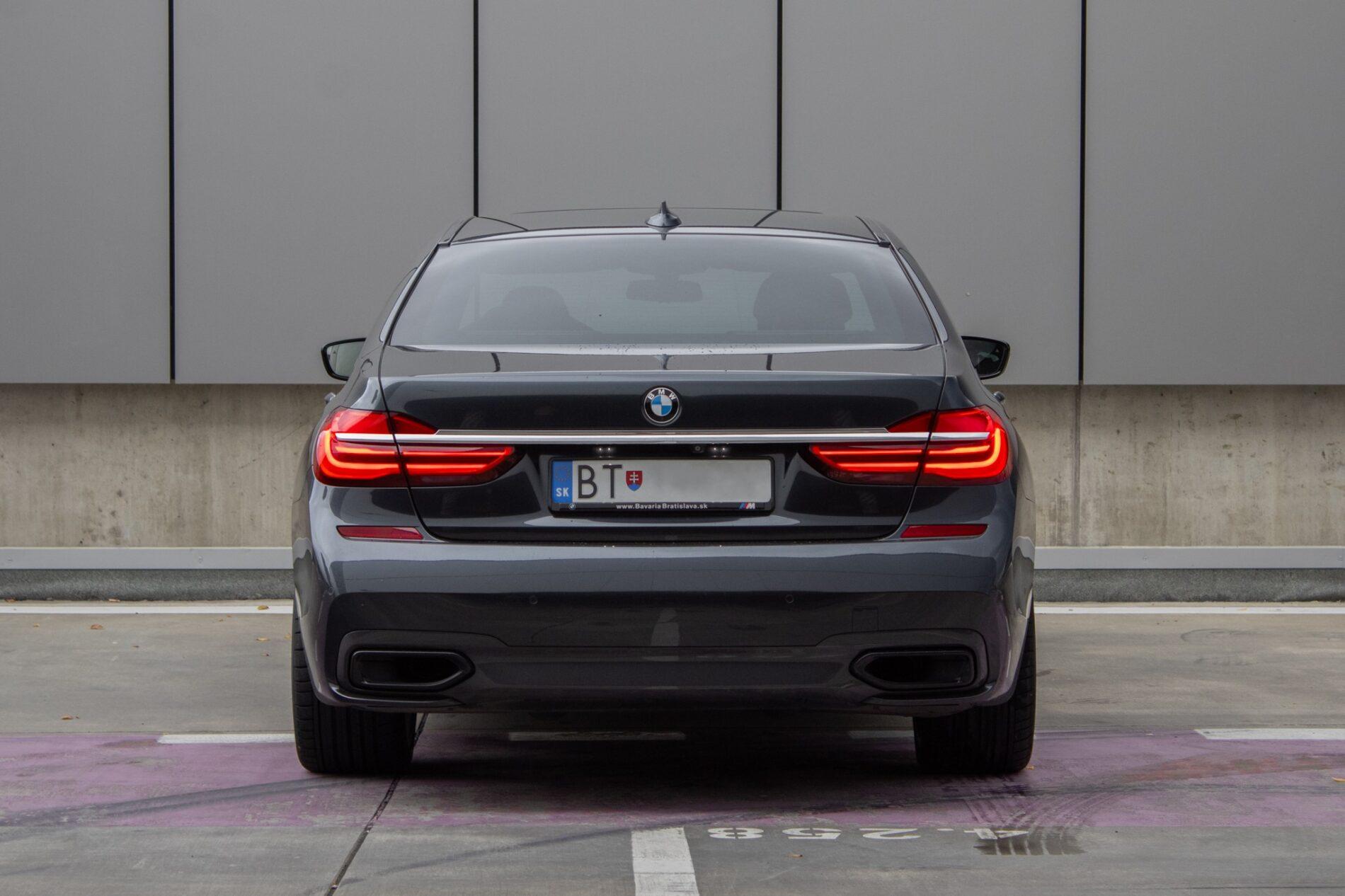 2017 BMW 740d, šedá sedan, 199 355 km