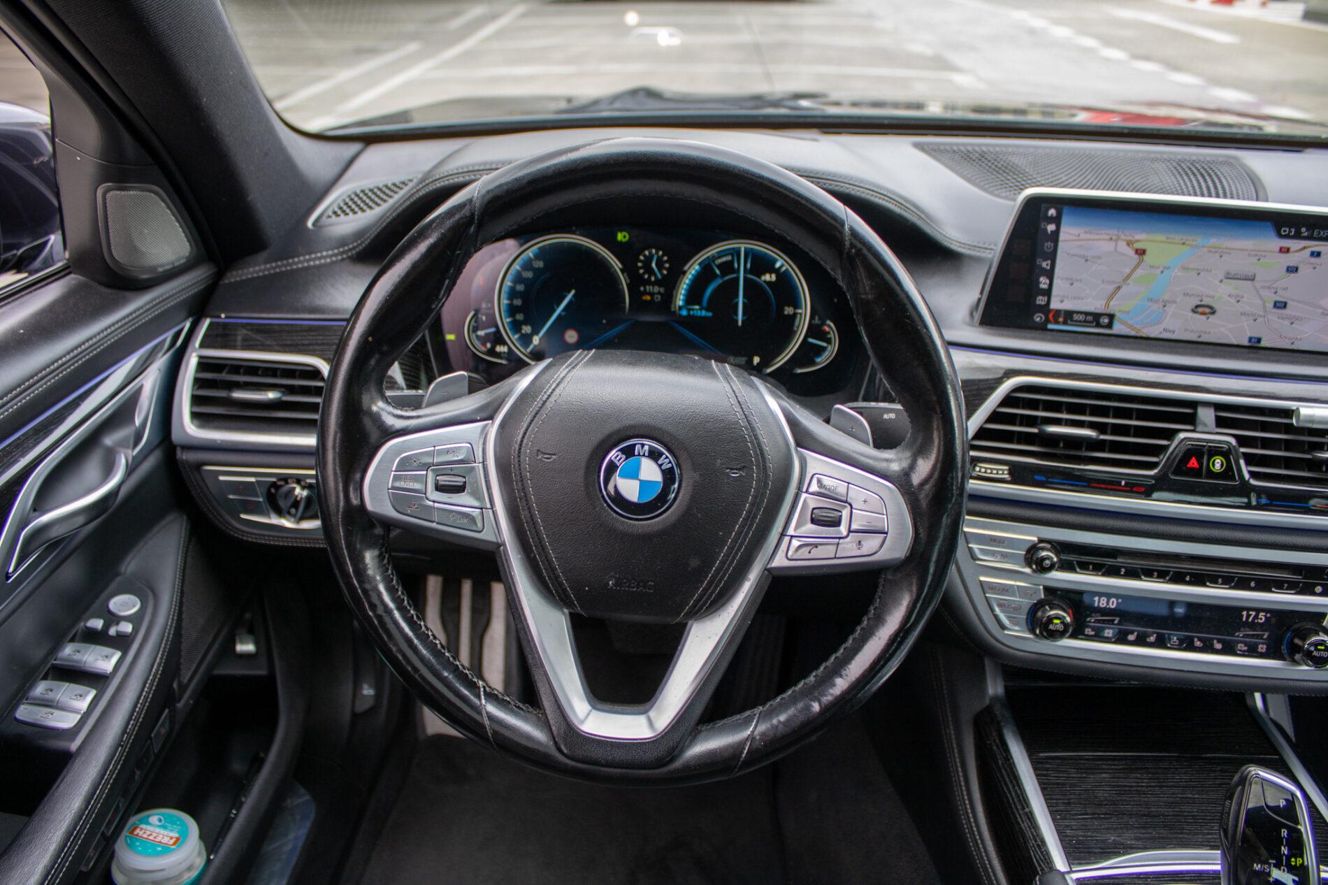 2017 BMW 740d, šedá sedan, 199 355 km