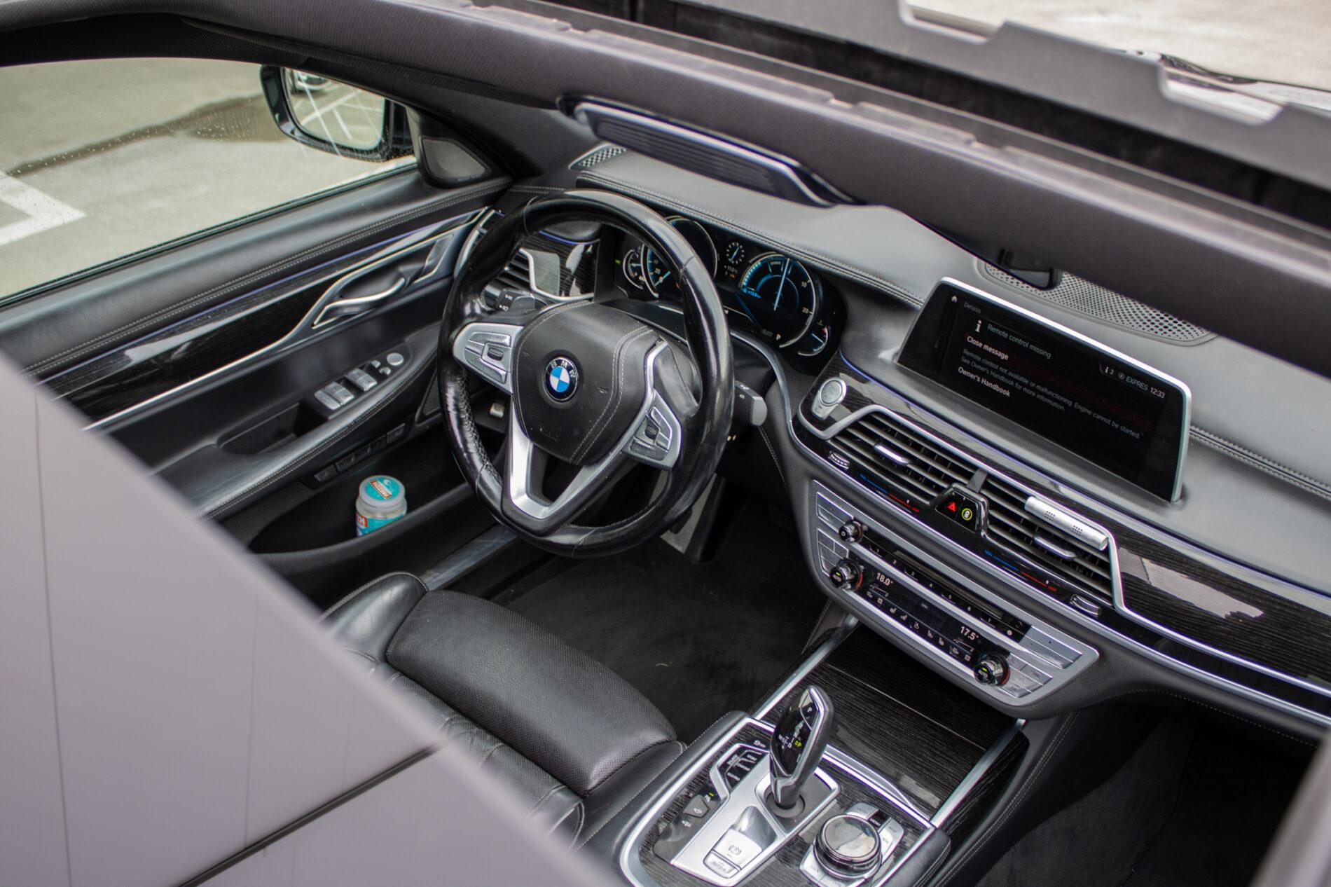 2017 BMW 740d, šedá sedan, 199 355 km