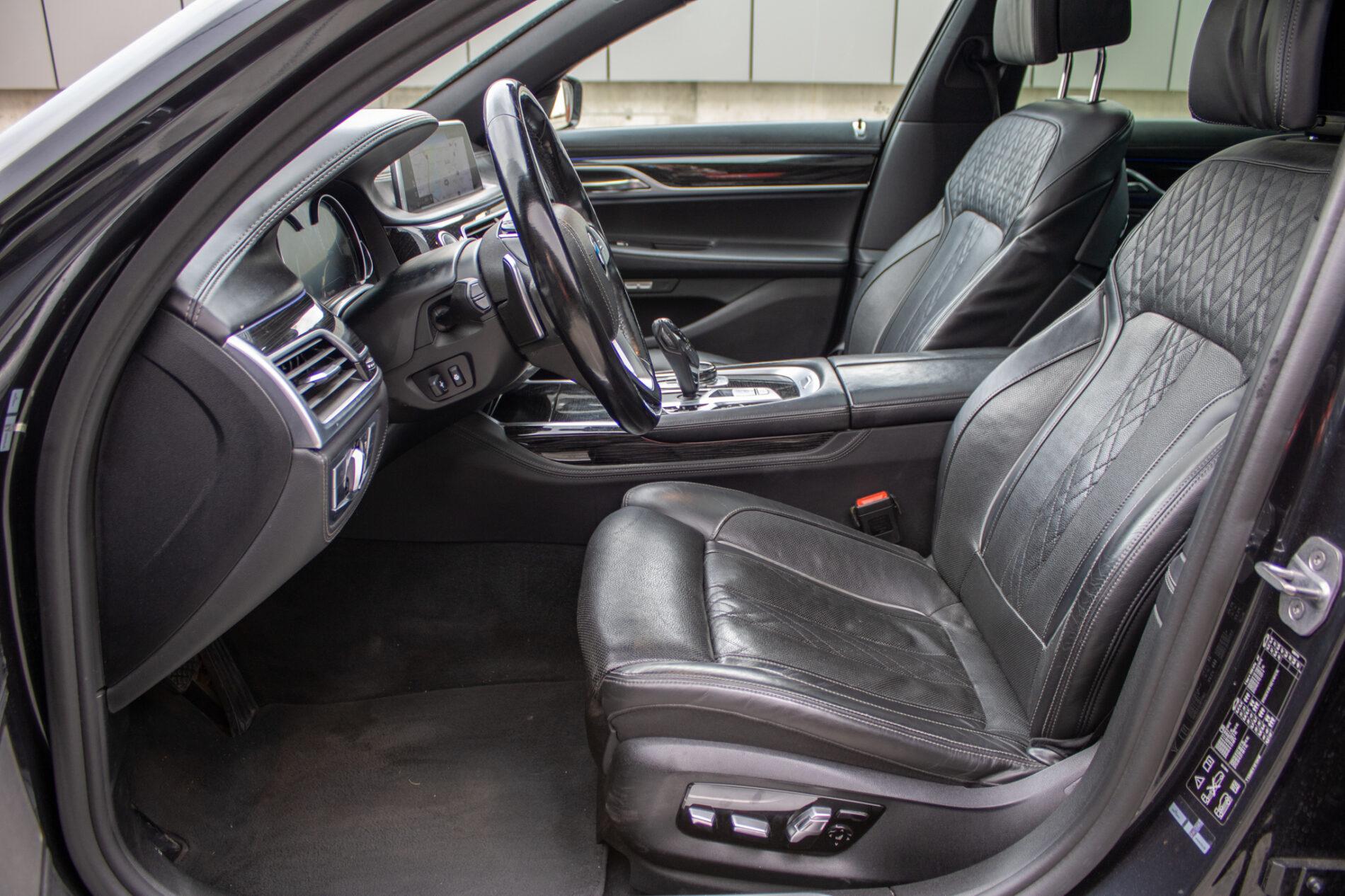 2017 BMW 740d, šedá sedan, 199 355 km