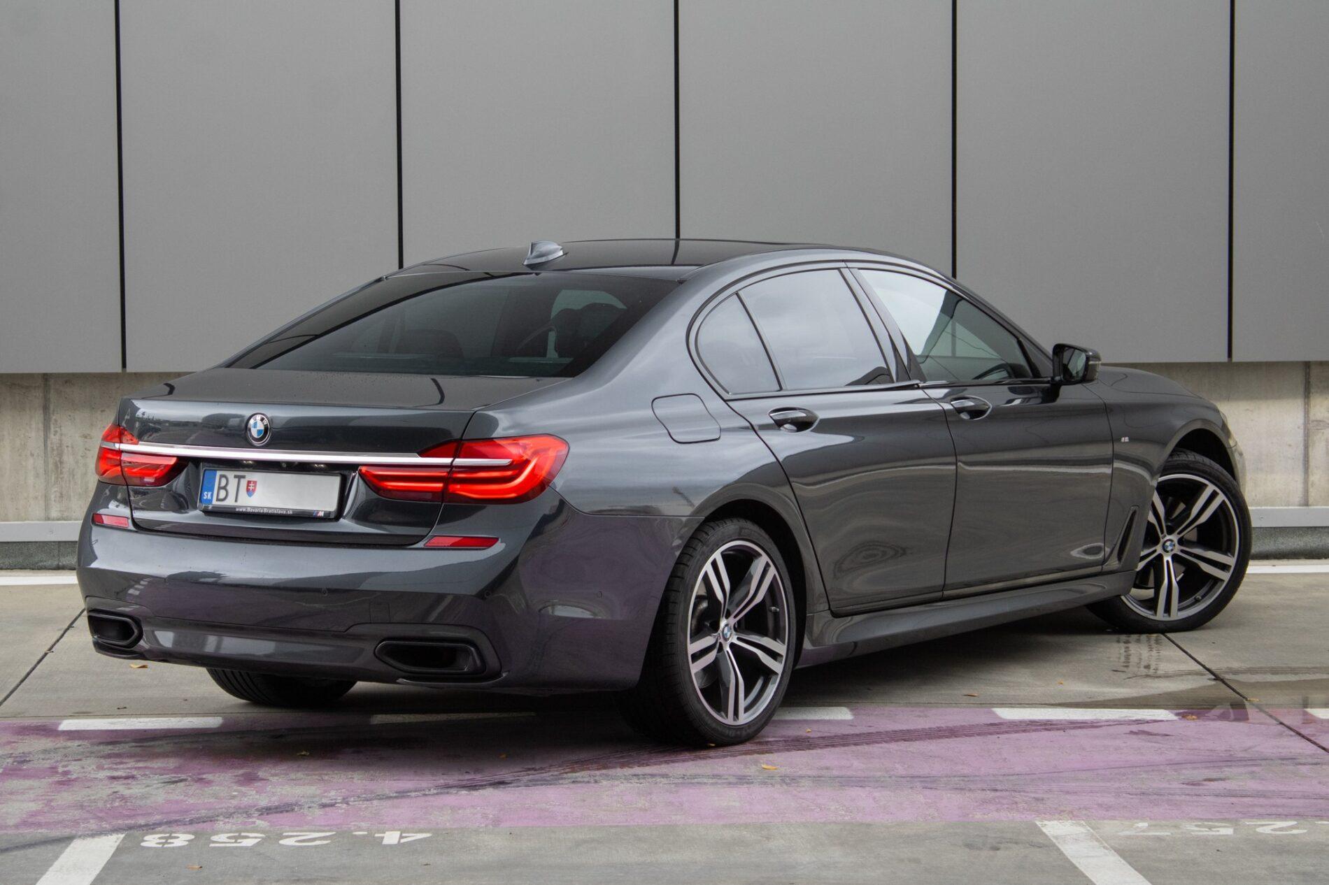 2017 BMW 740d, šedá sedan, 199 355 km