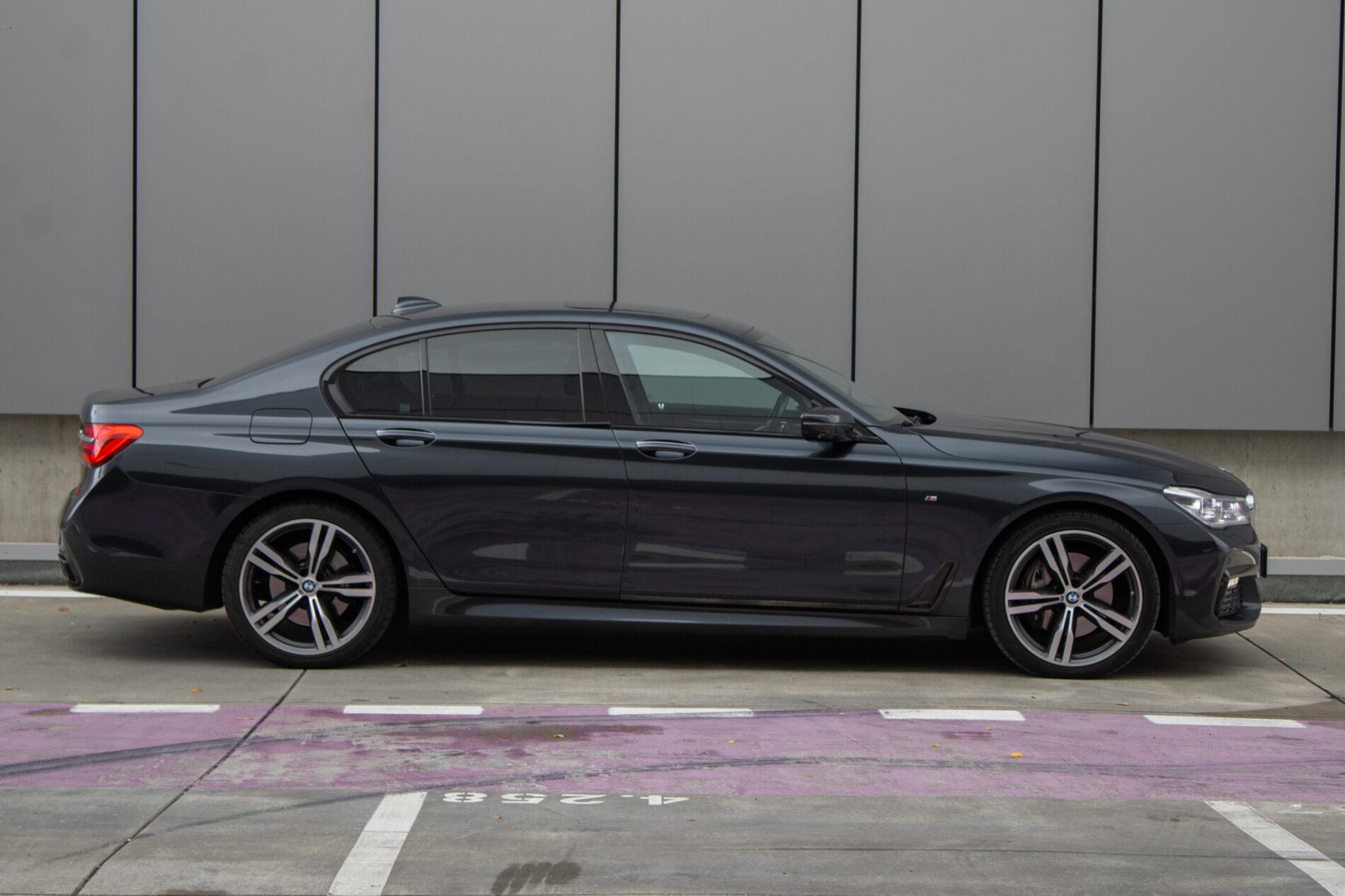 2017 BMW 740d, šedá sedan, 199 355 km