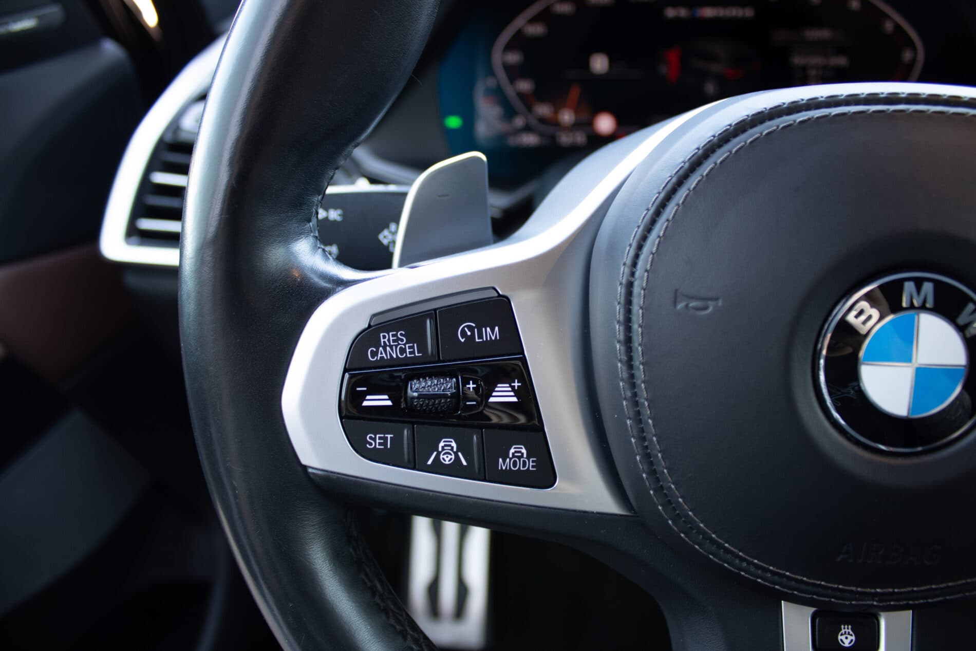 2019 BMW X5 M50d, černá suv, 122 049 km