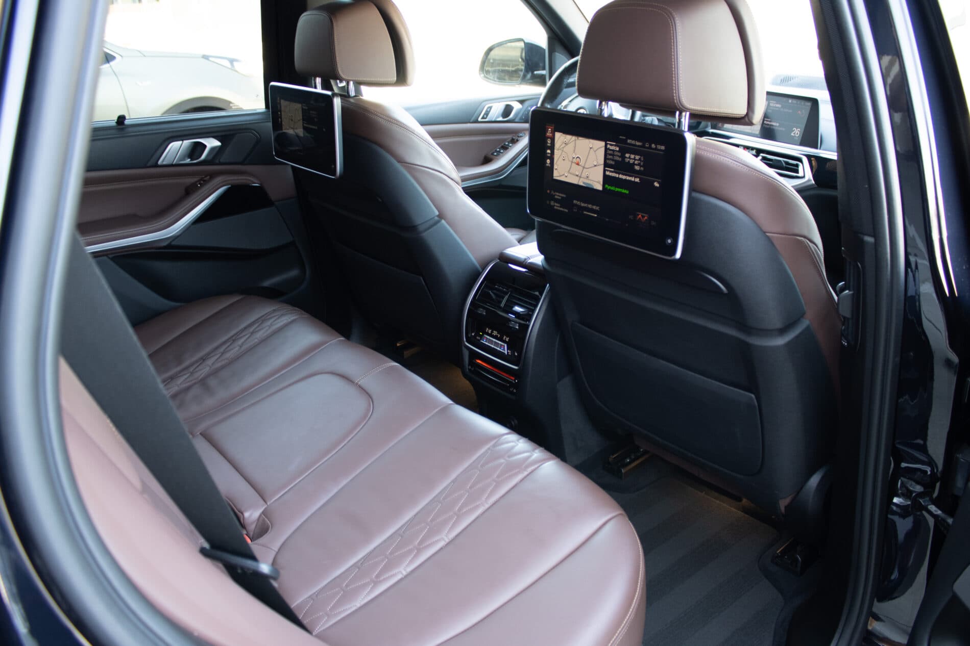 2019 BMW X5 M50d, černá suv, 122 049 km