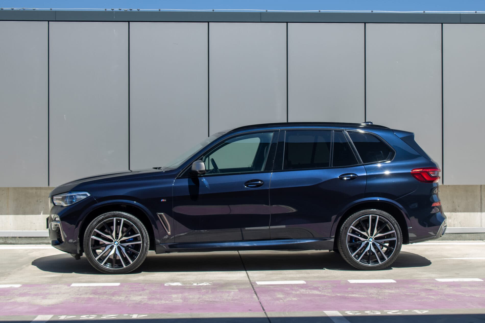 2019 BMW X5 M50d, černá suv, 122 049 km