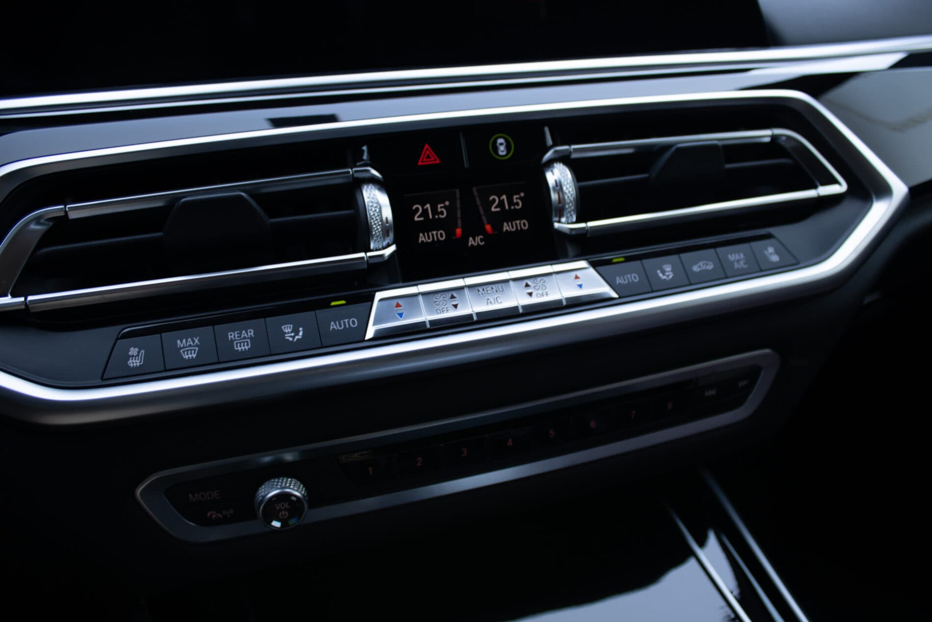 2019 BMW X5 M50d, černá suv, 122 049 km