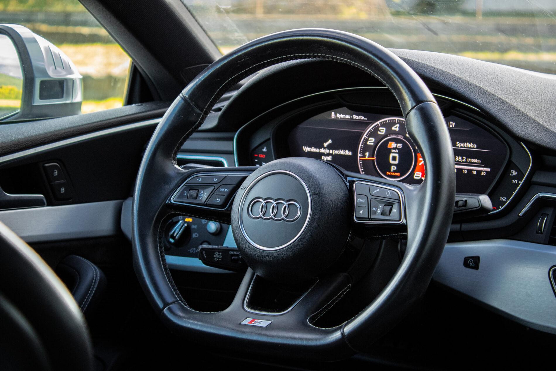2016 AUDI SQ5, bílá kupé, 62 493 km