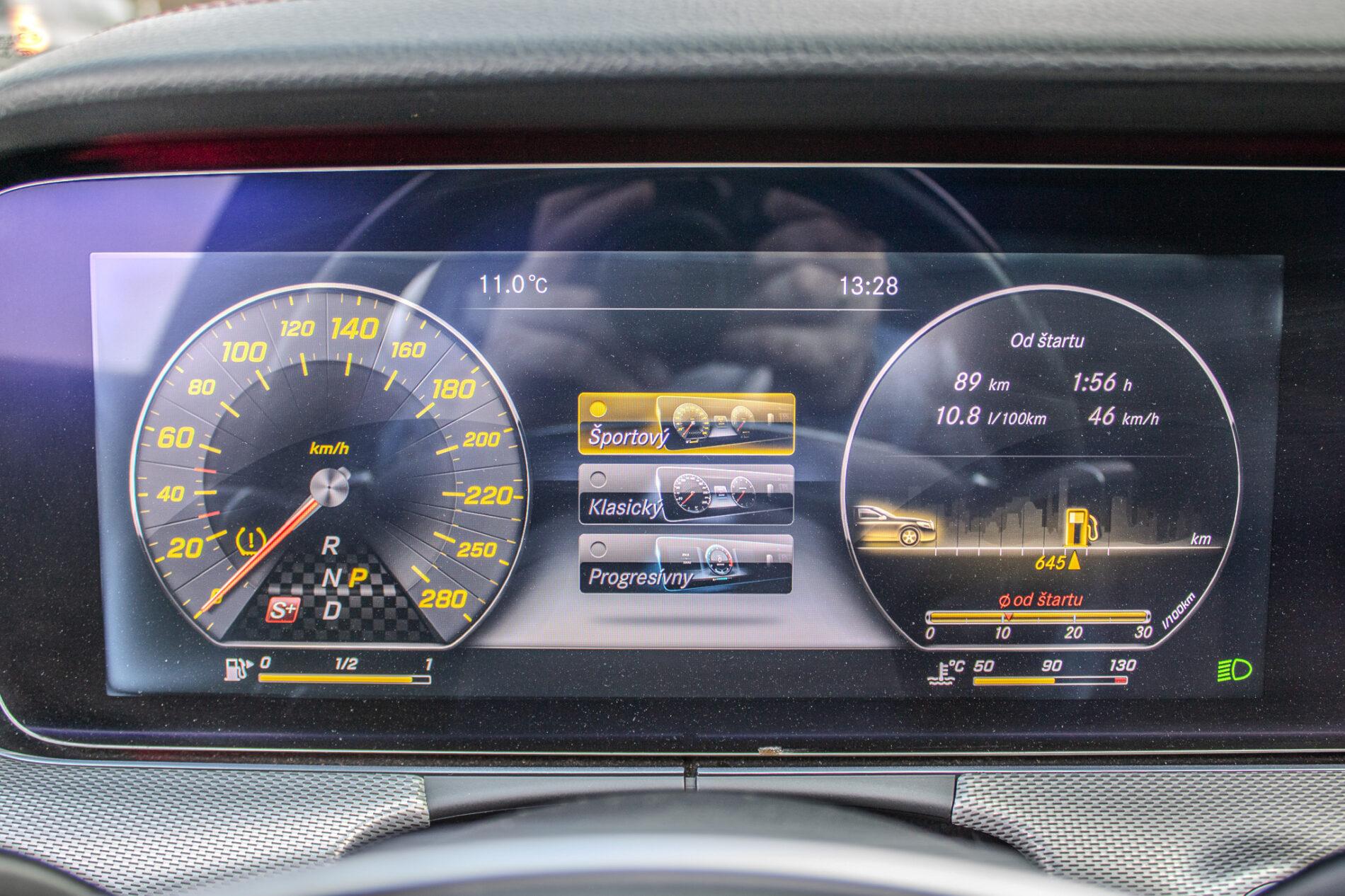 2017 Mercedes-Benz E 43 AMG, šedá sedan, 156 800 km