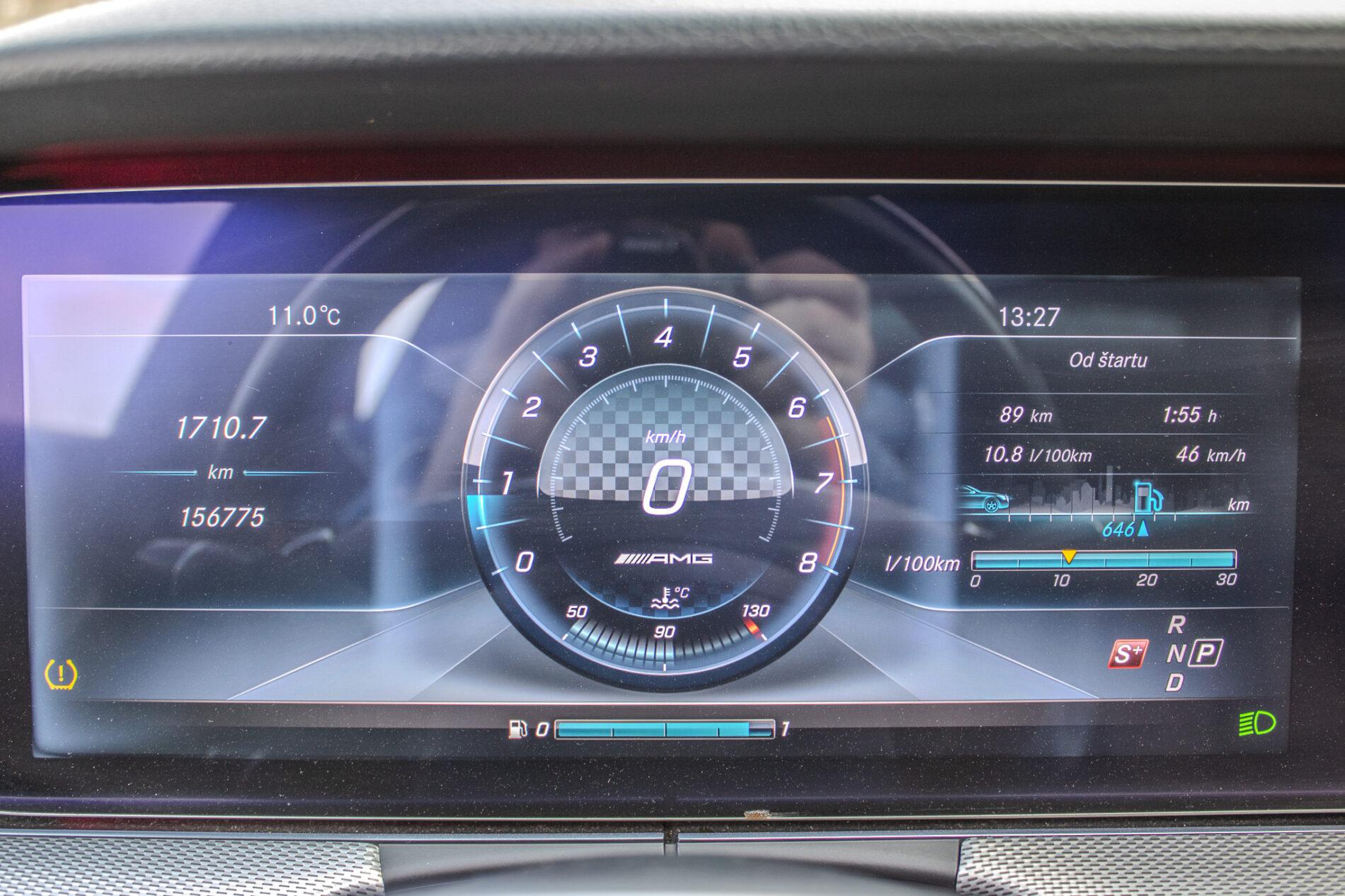 2017 Mercedes-Benz E 43 AMG, šedá sedan, 156 800 km