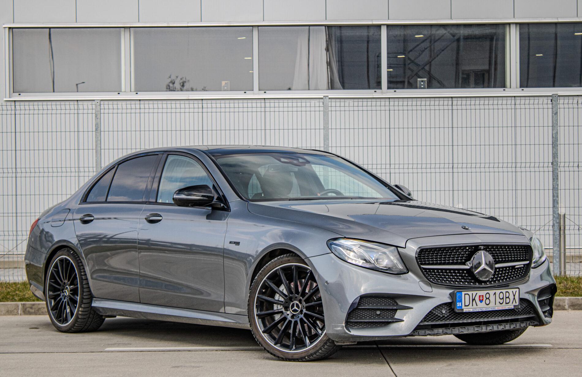 2017 Mercedes-Benz E 43 AMG, šedá sedan, 156 800 km