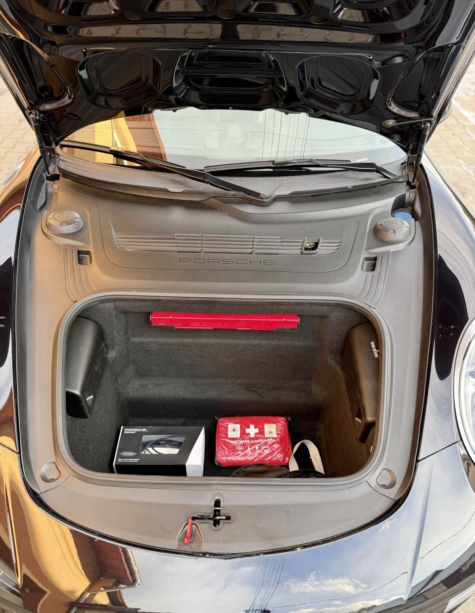 2018 Porsche 991 Carrera, černá kupé, 53 090 km