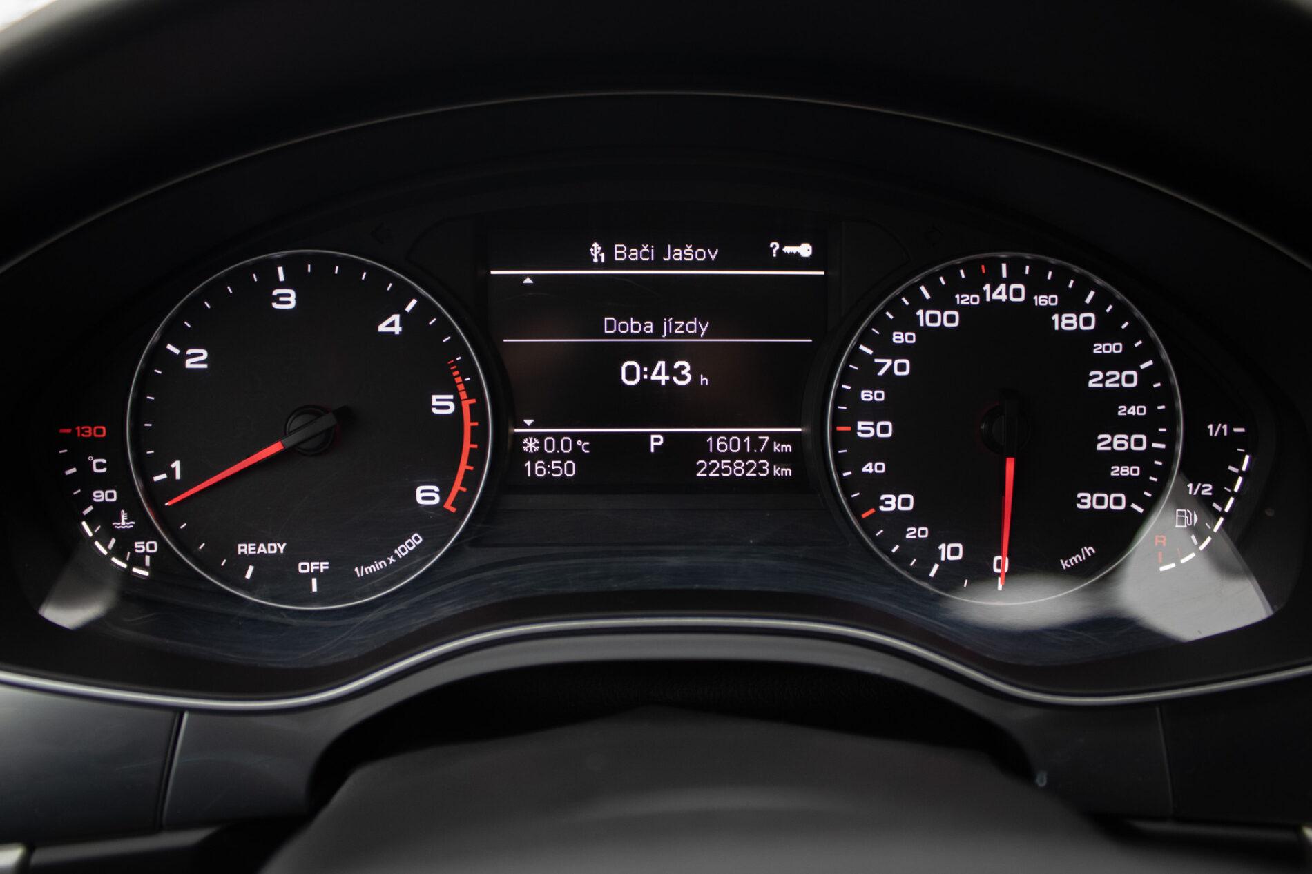 2016 AUDI A6, černá kombi, 225 800 km