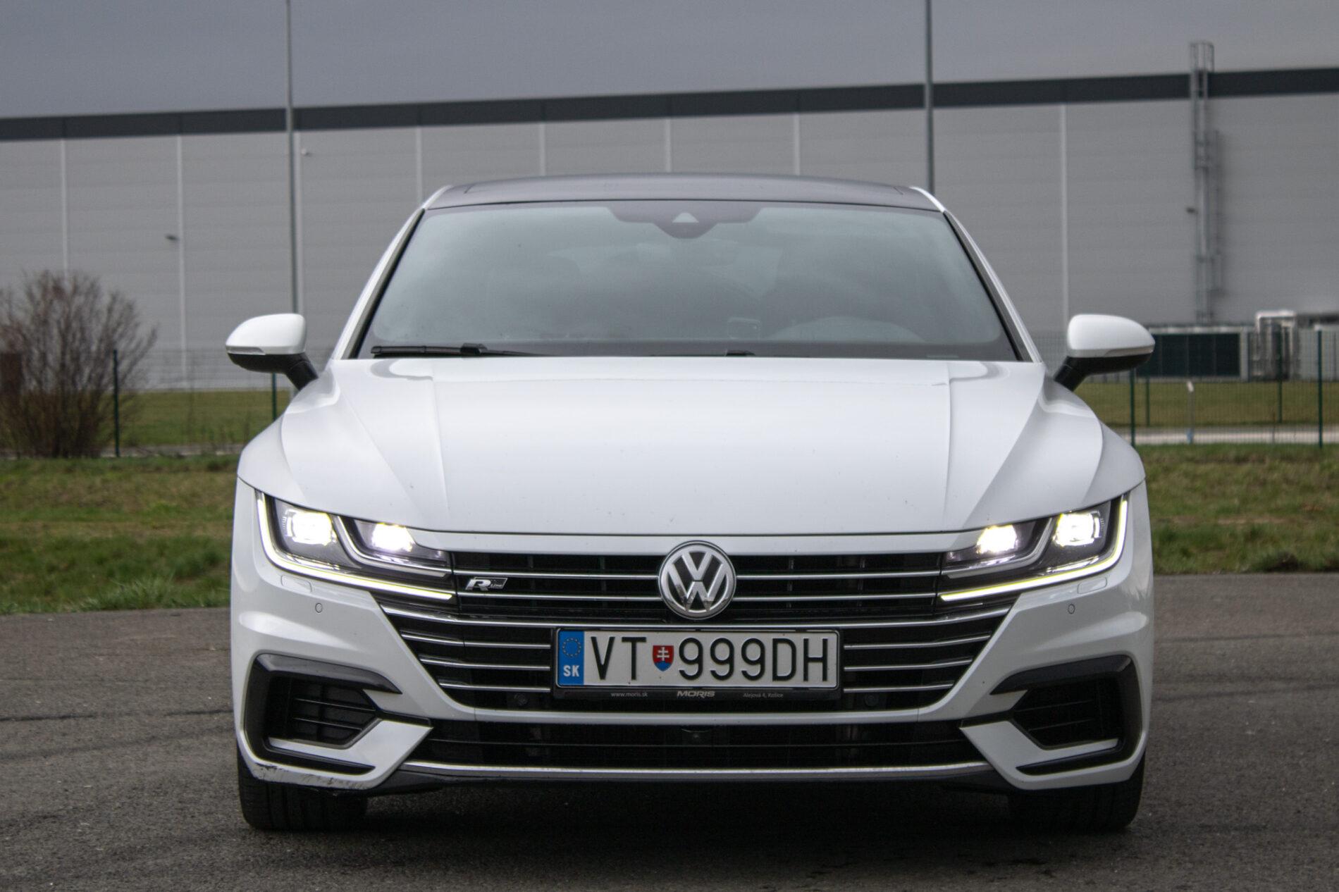 2018 Volkswagen Arteon, bílá sedan, 106 961 km