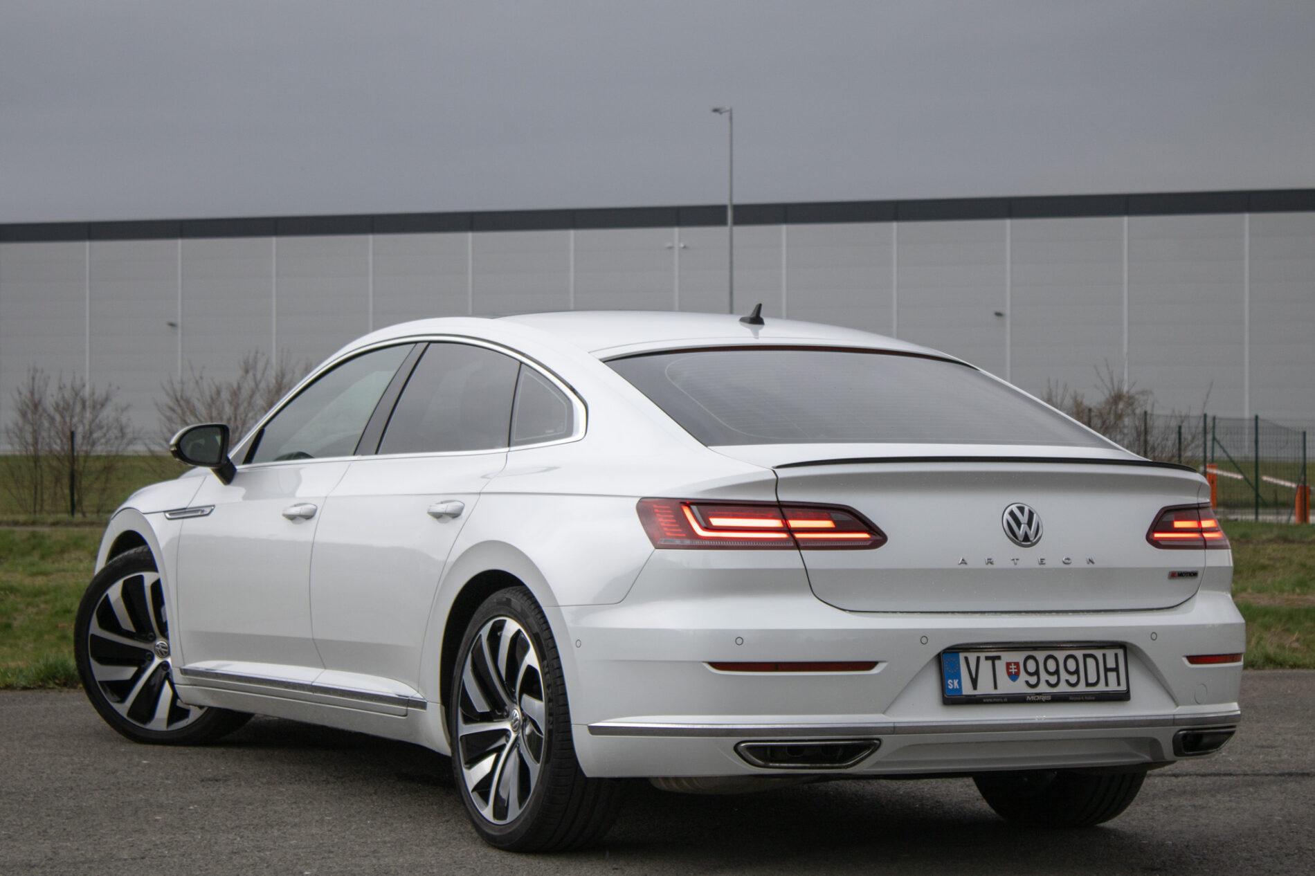 2018 Volkswagen Arteon, bílá sedan, 106 961 km