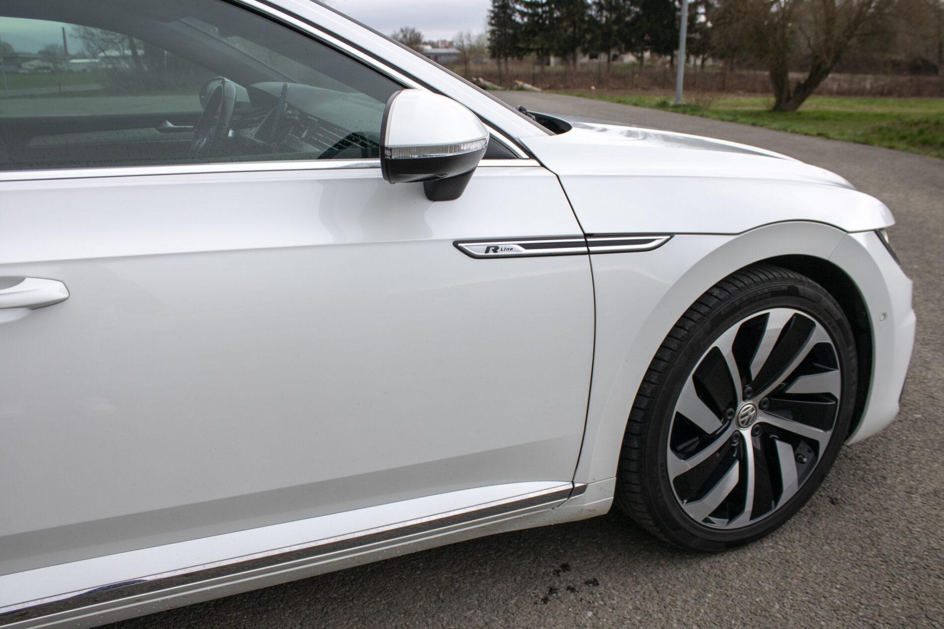 2018 Volkswagen Arteon, bílá sedan, 106 961 km