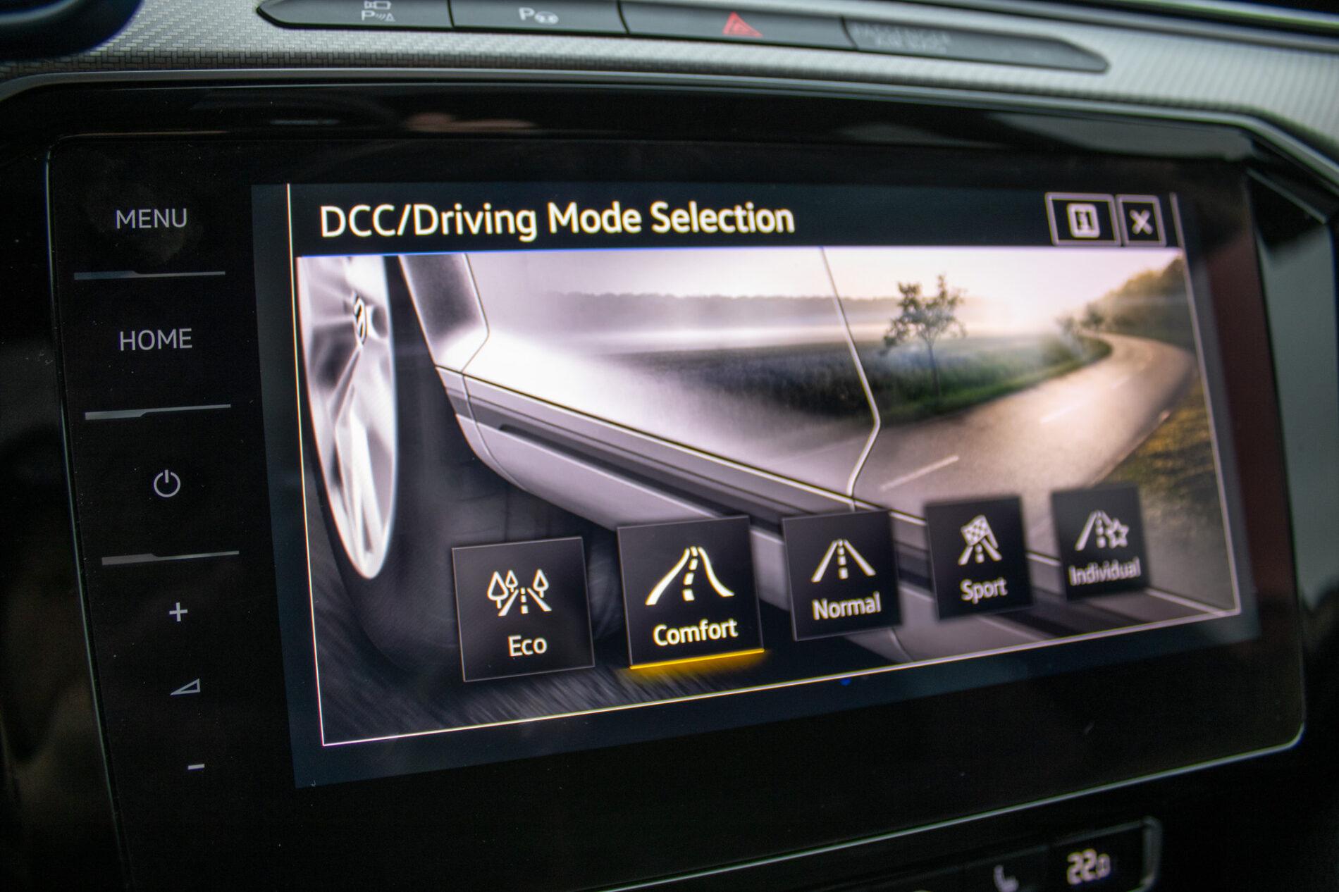 2018 Volkswagen Arteon, bílá sedan, 106 961 km
