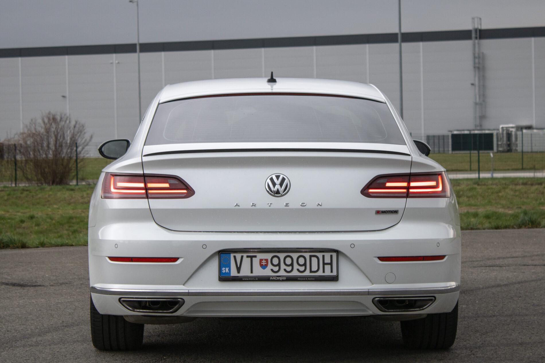 2018 Volkswagen Arteon, bílá sedan, 106 961 km