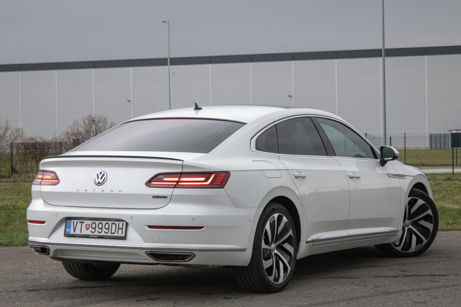 2018 Volkswagen Arteon, bílá sedan, 106 961 km