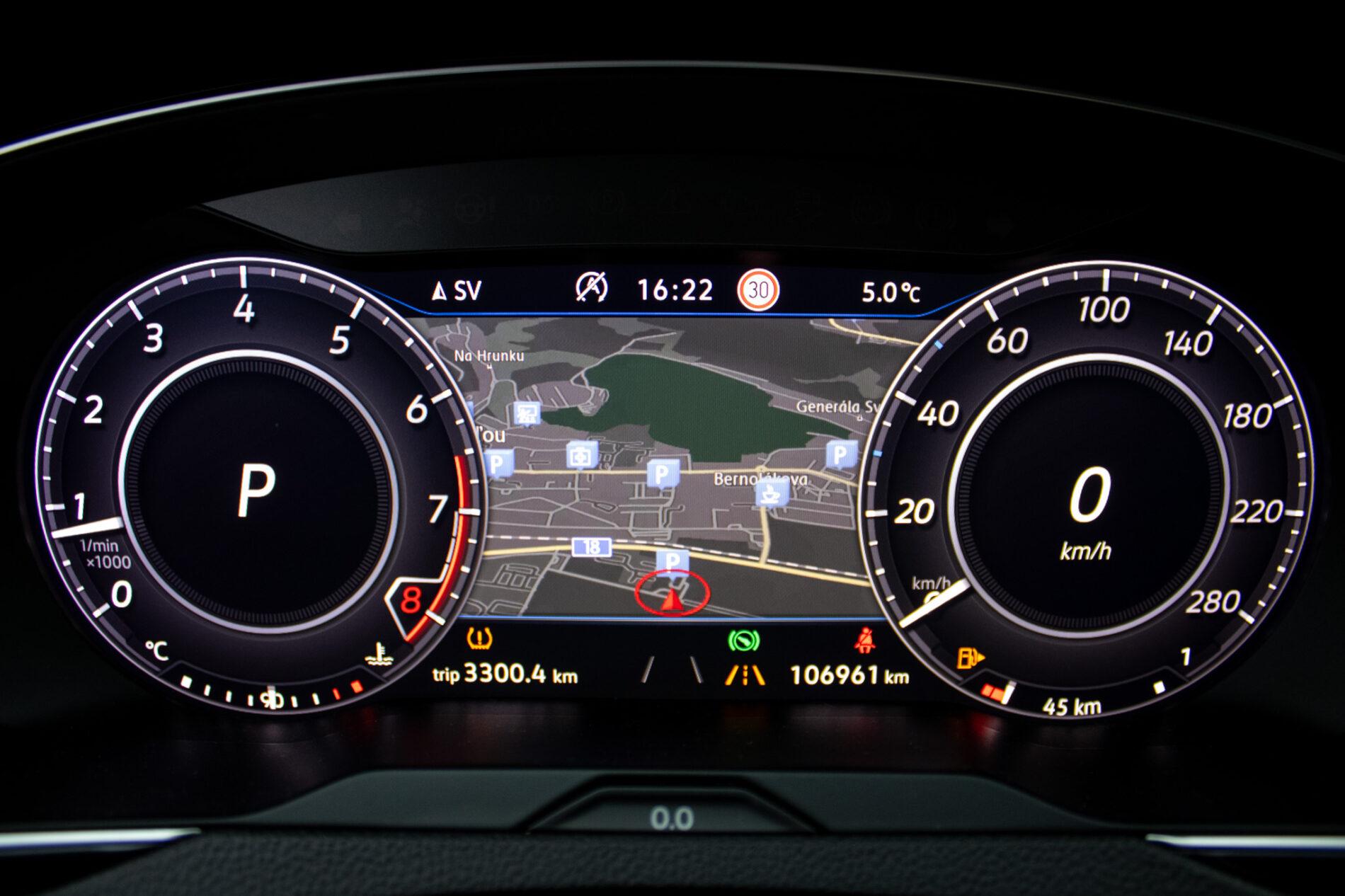 2018 Volkswagen Arteon, bílá sedan, 106 961 km