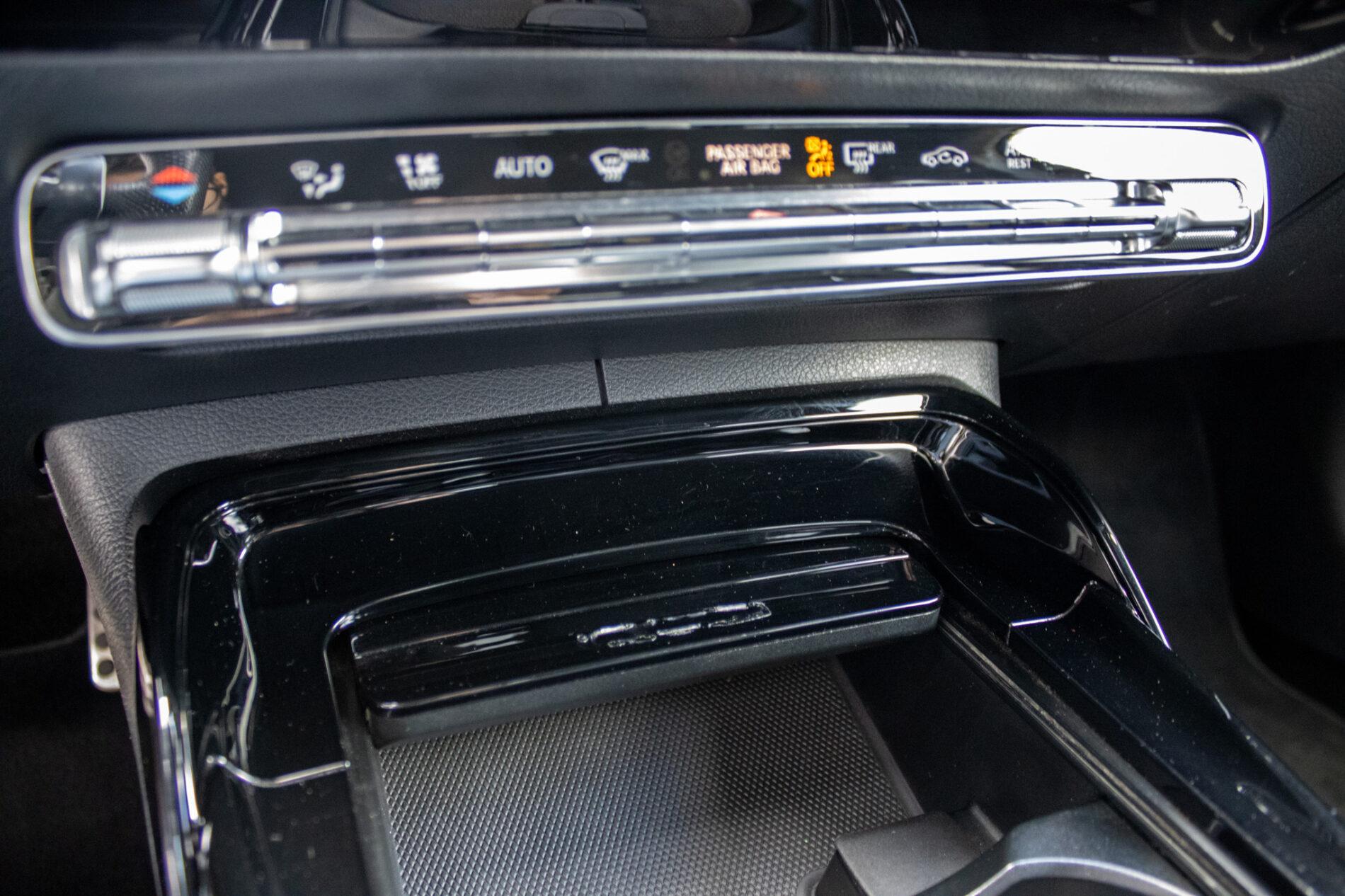 2019 Mercedes-Benz A 35 AMG, černá sedan, 60 541 km