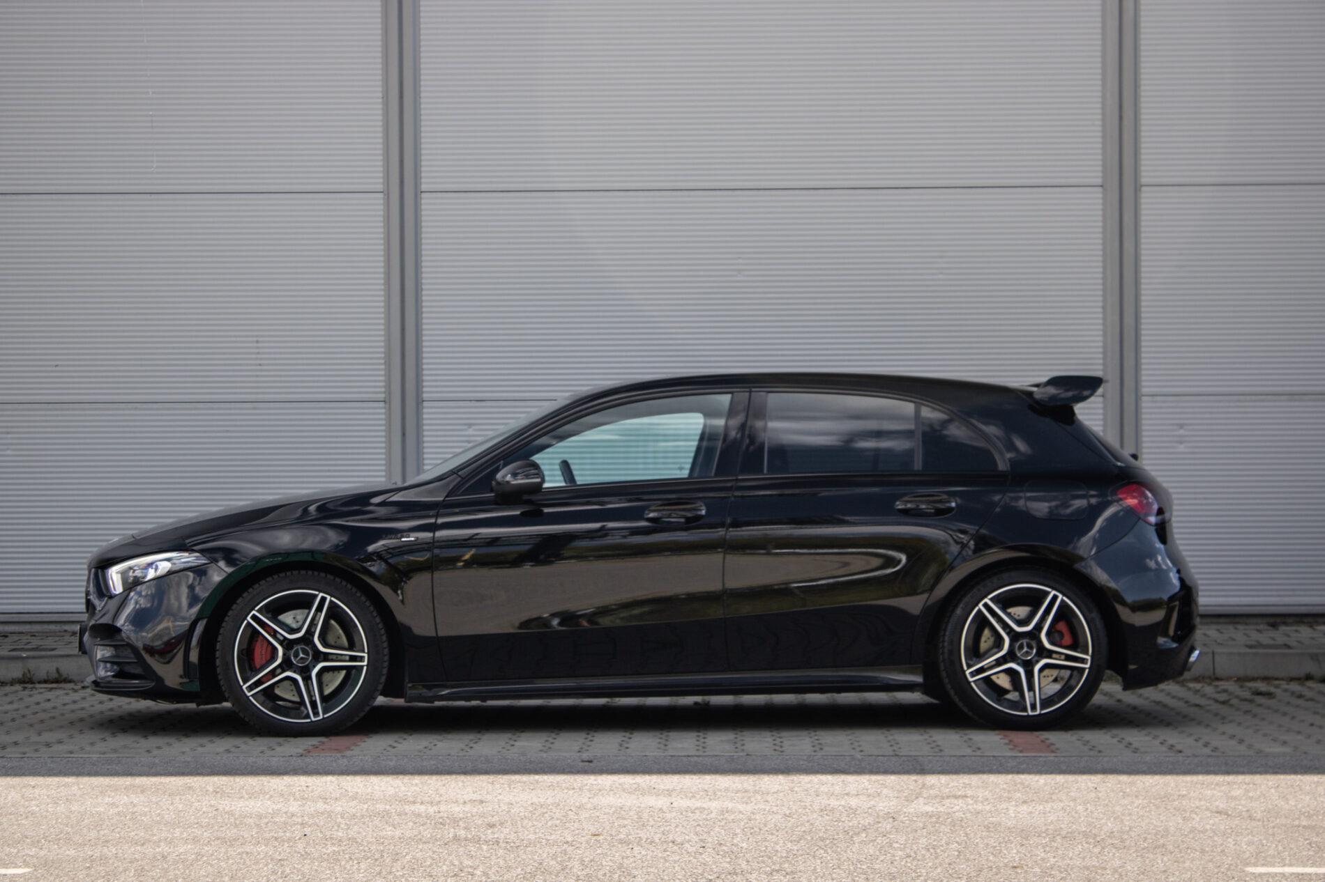 2019 Mercedes-Benz A 35 AMG, černá sedan, 60 541 km