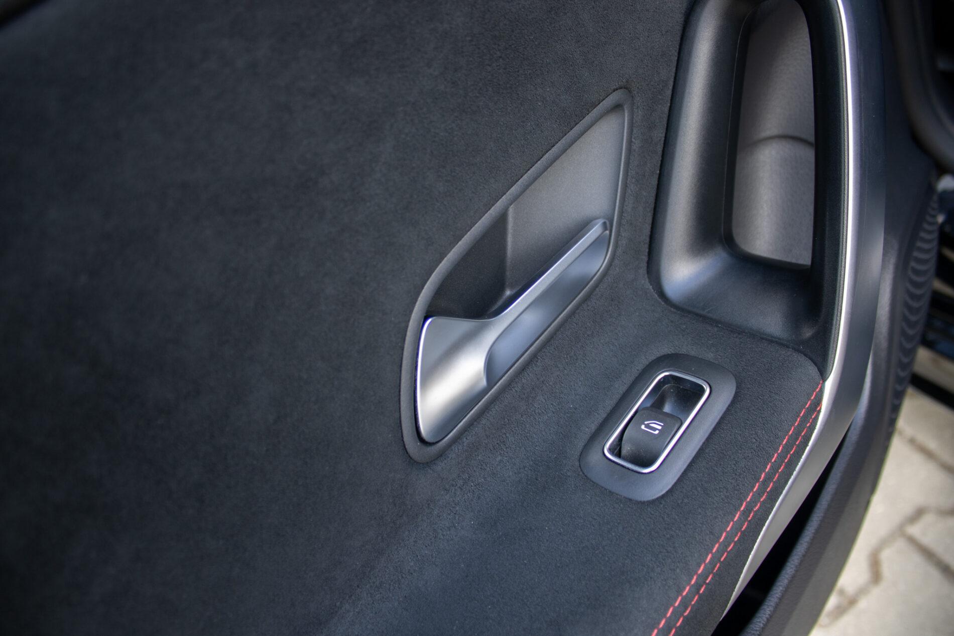 2019 Mercedes-Benz A 35 AMG, černá sedan, 60 541 km
