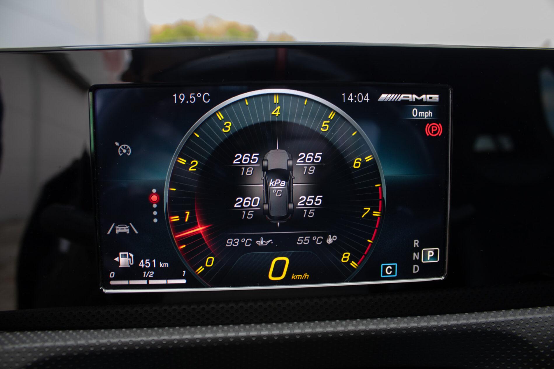 2019 Mercedes-Benz A 35 AMG, černá sedan, 60 541 km