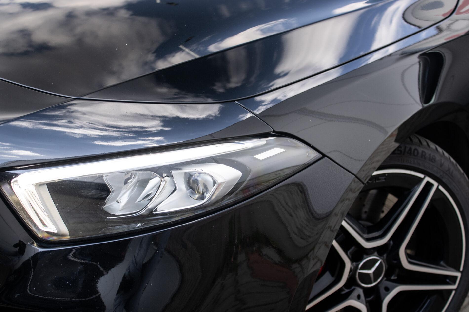 2019 Mercedes-Benz A 35 AMG, černá sedan, 60 541 km