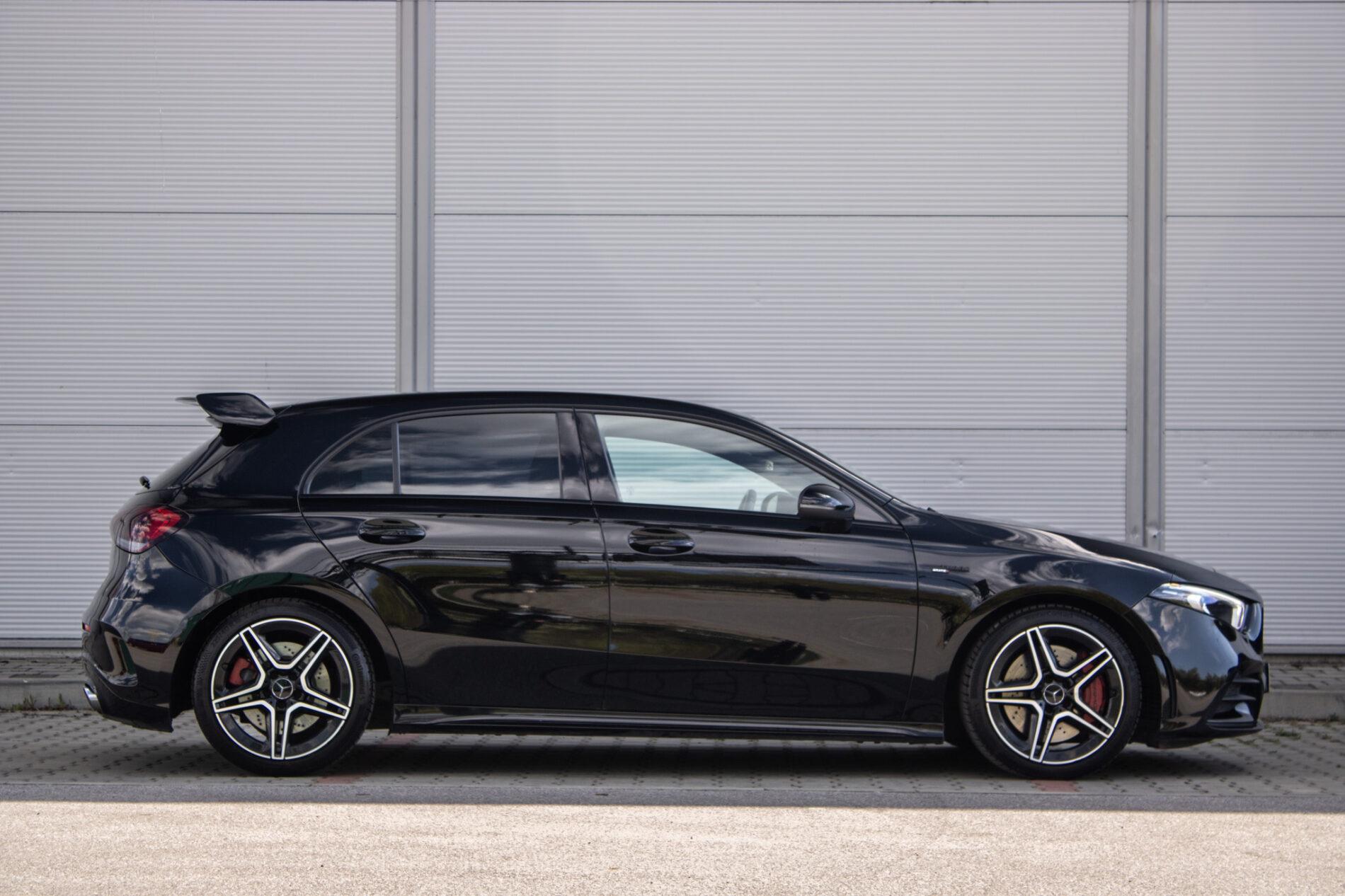 2019 Mercedes-Benz A 35 AMG, černá sedan, 60 541 km
