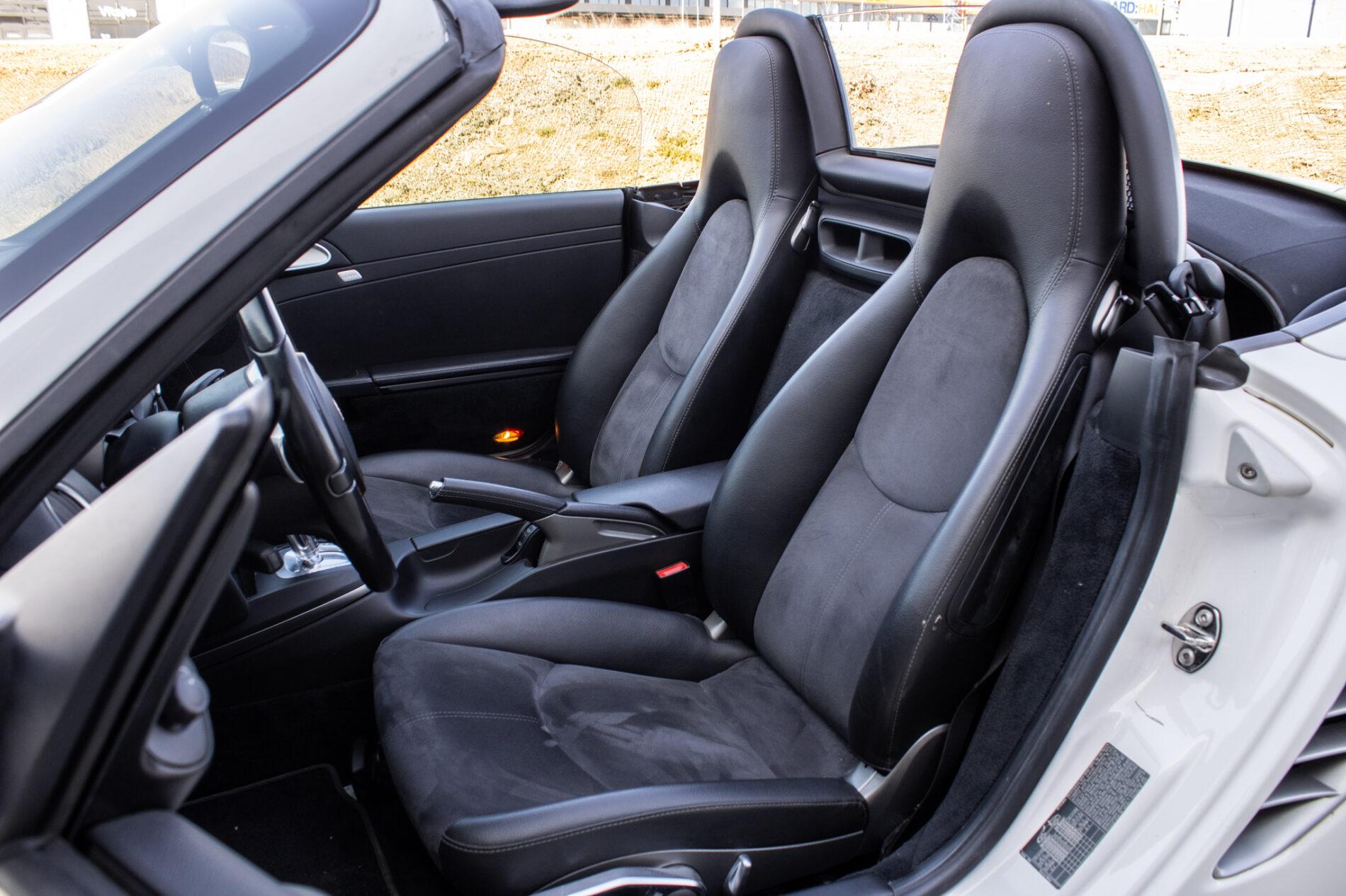 2010 Porsche Boxster S, bílá kabriolet, 57 649 km