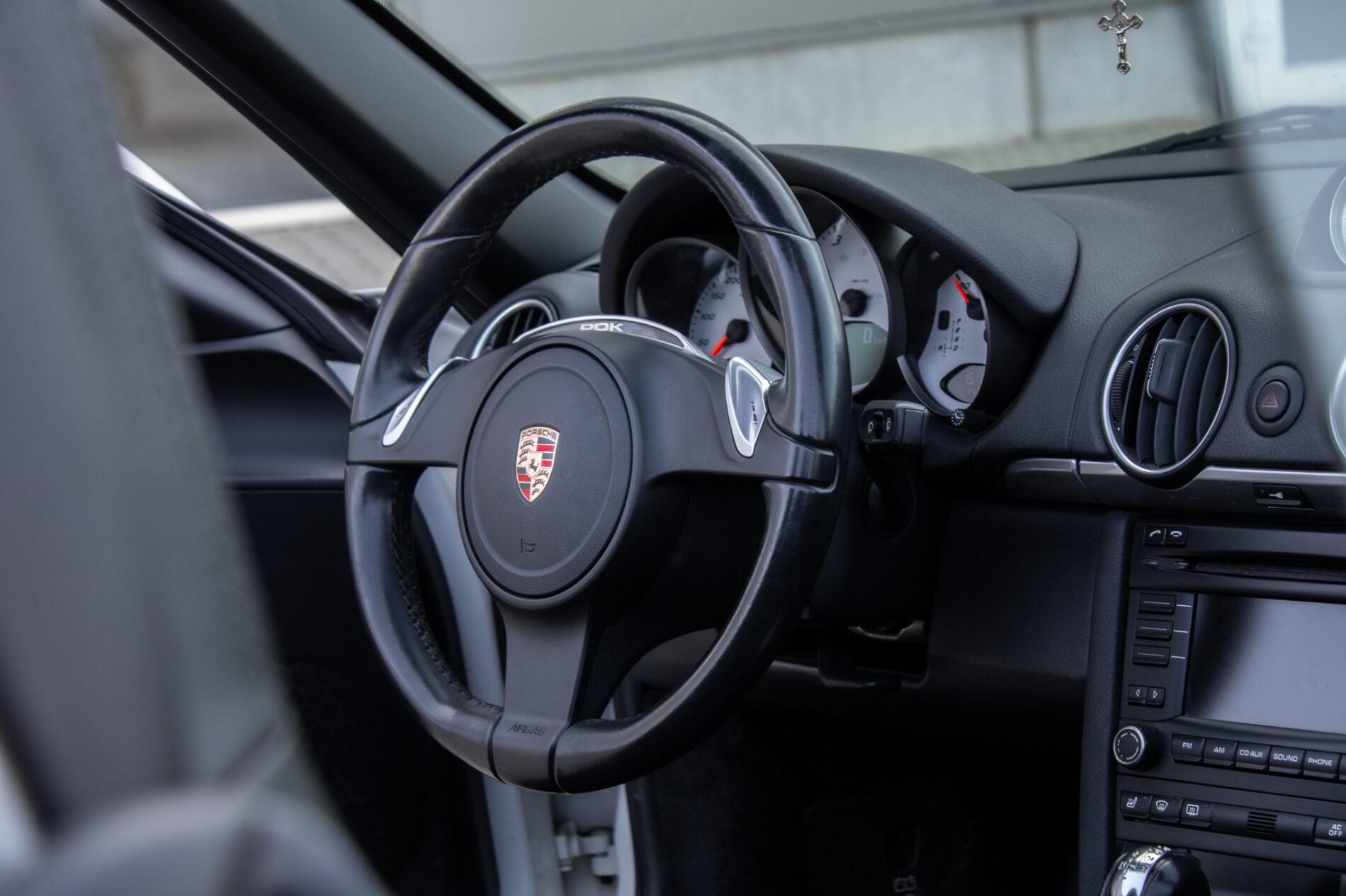2010 Porsche Boxster S, bílá kabriolet, 57 649 km