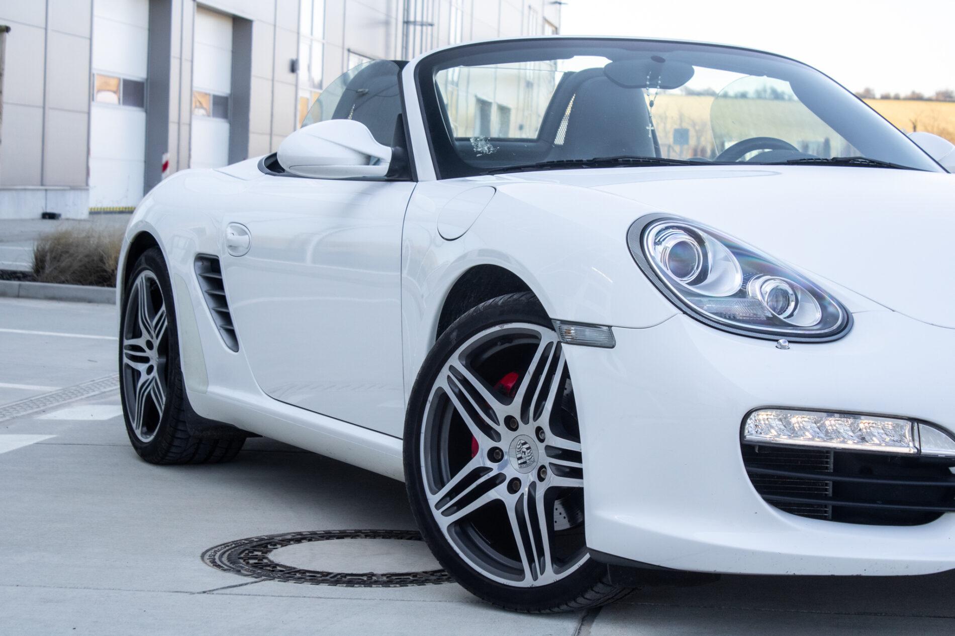 2010 Porsche Boxster S, bílá kabriolet, 57 649 km